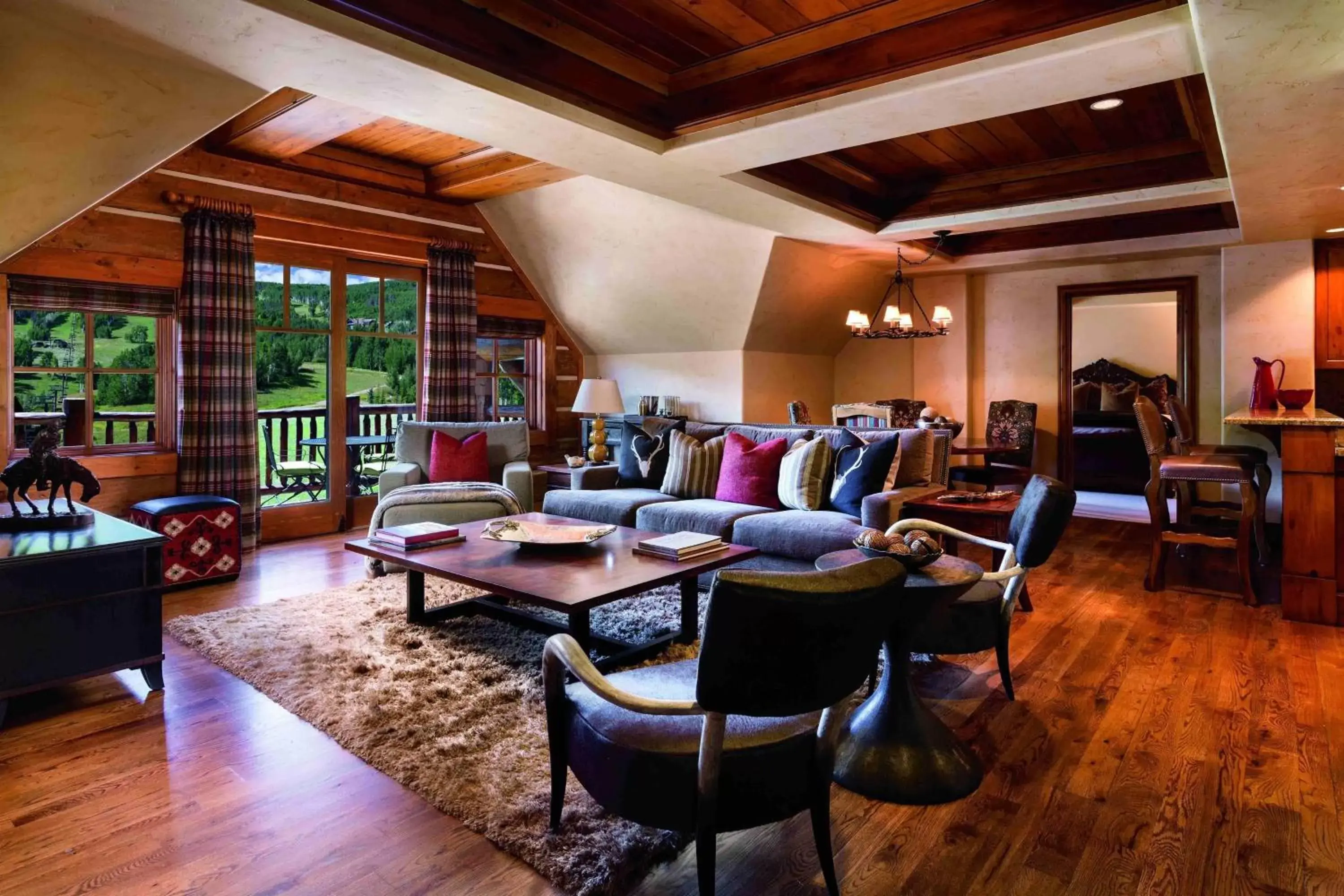 Living room, Lounge/Bar in The Ritz-Carlton, Bachelor Gulch