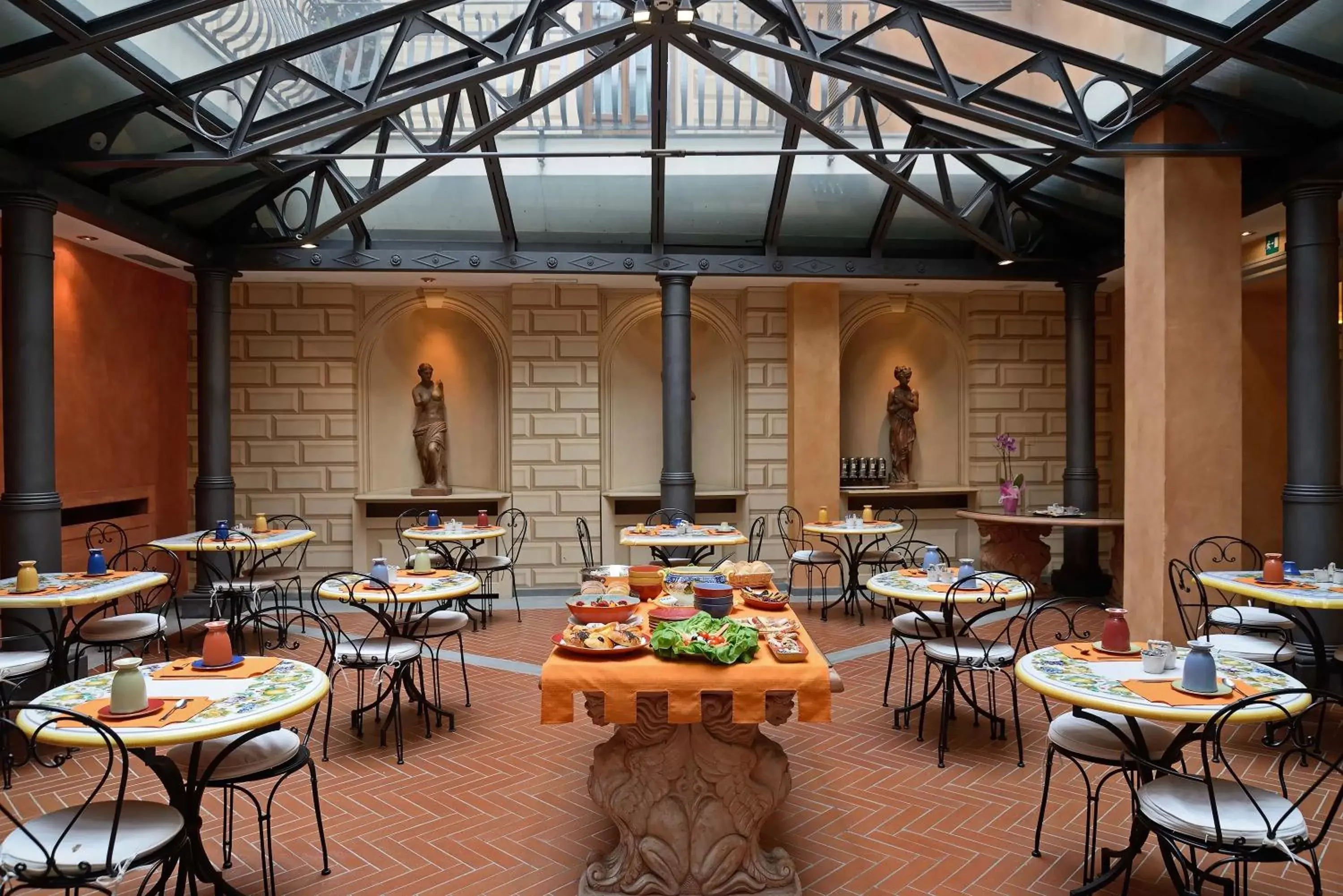 Restaurant/places to eat in Hotel Alba Palace Restaurant/places to eat in Hotel Alba Palace