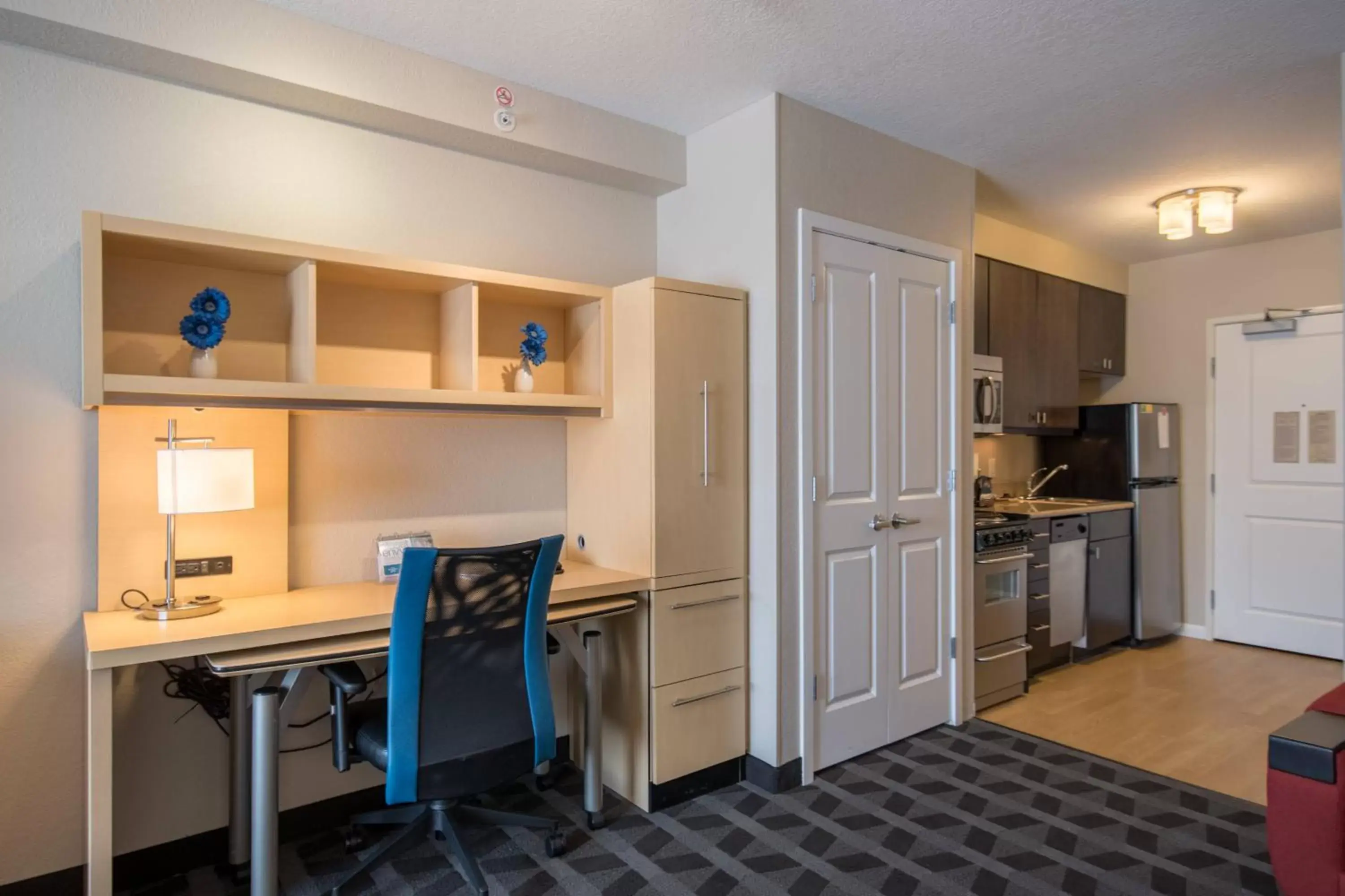 Bedroom, Kitchen/Kitchenette in TownePlace Suites by Marriott Provo Orem