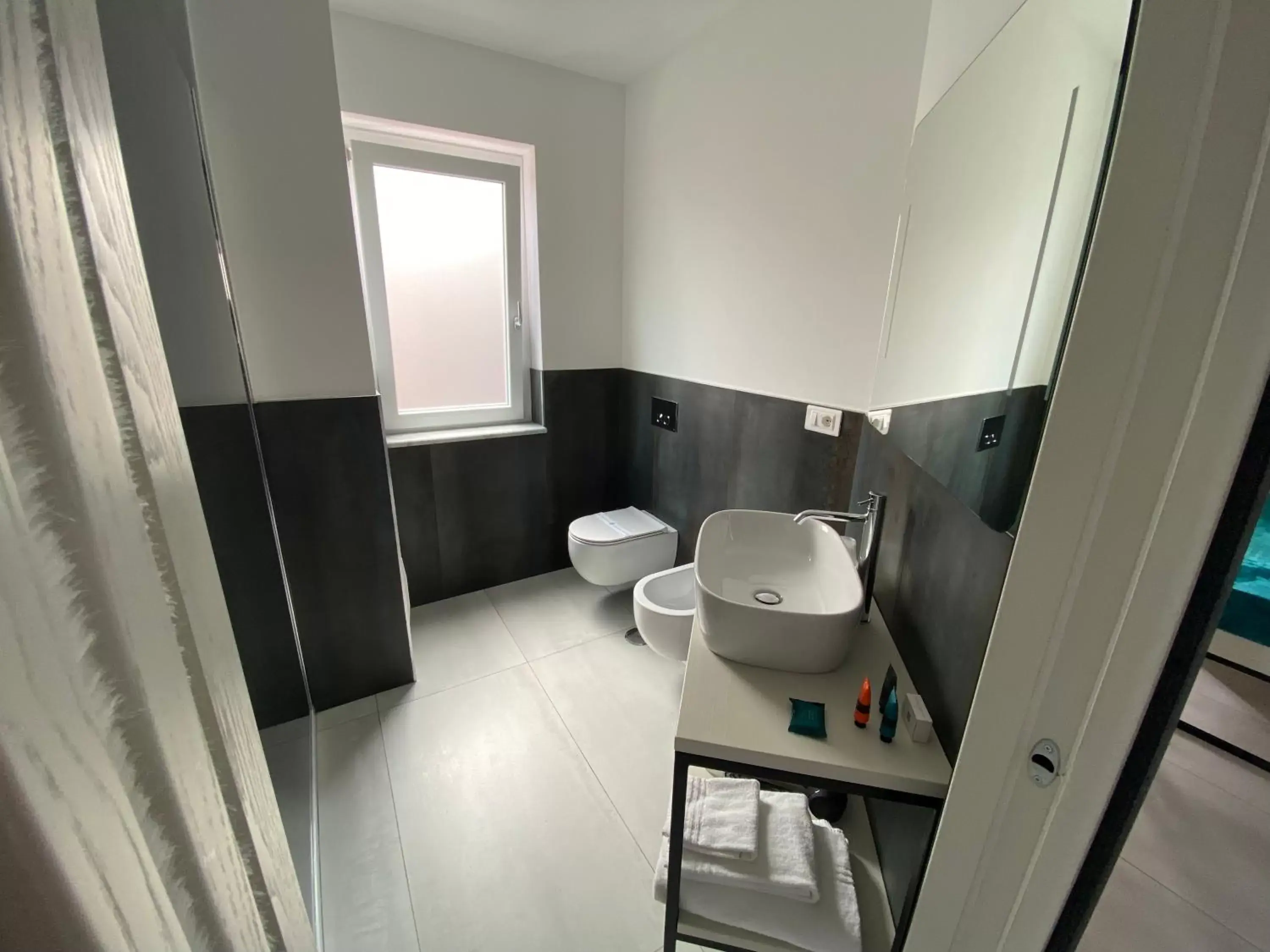 Bathroom in Aether Suites Tropea - Free Parking