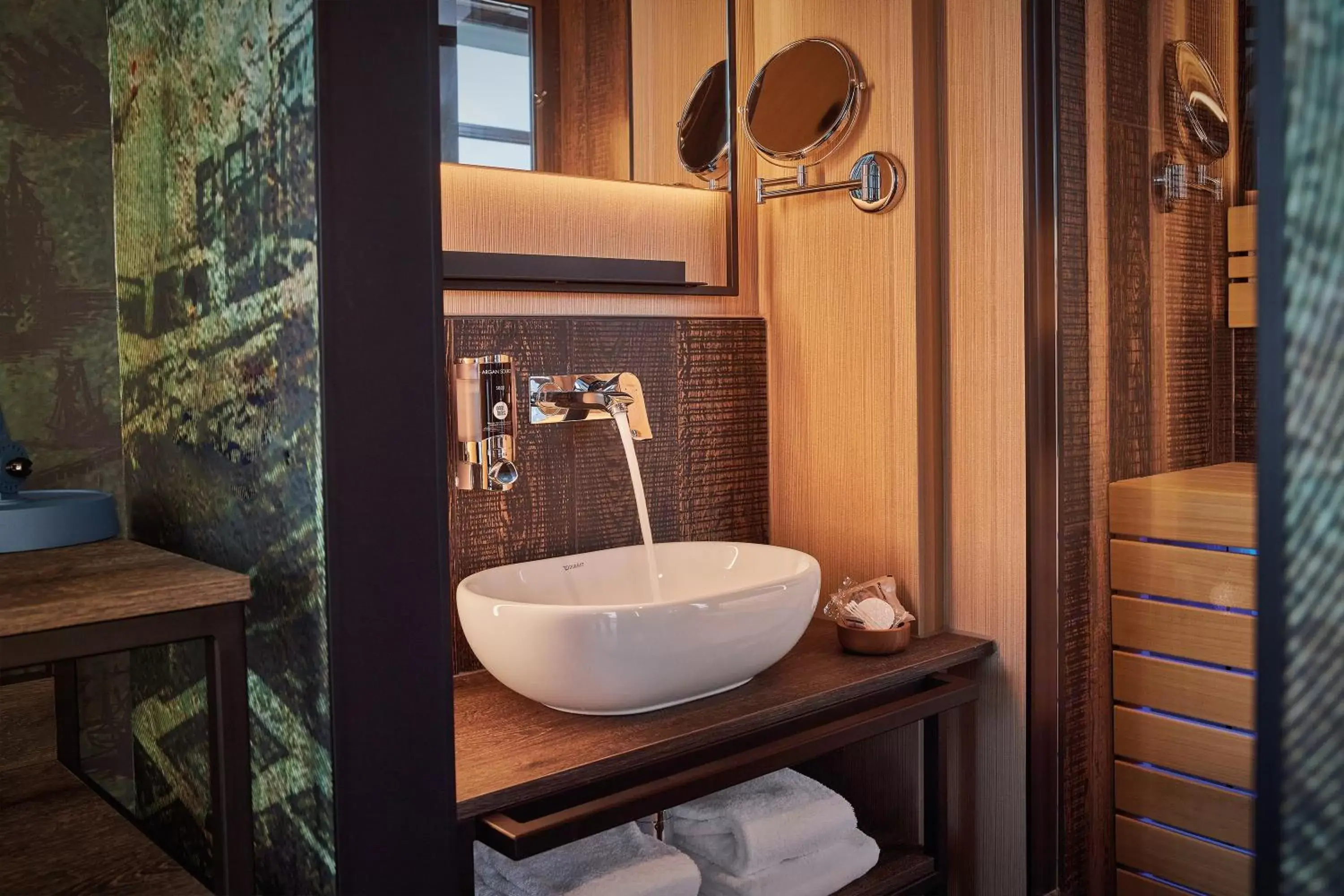 Bathroom in Inntel Hotels Amsterdam Landmark