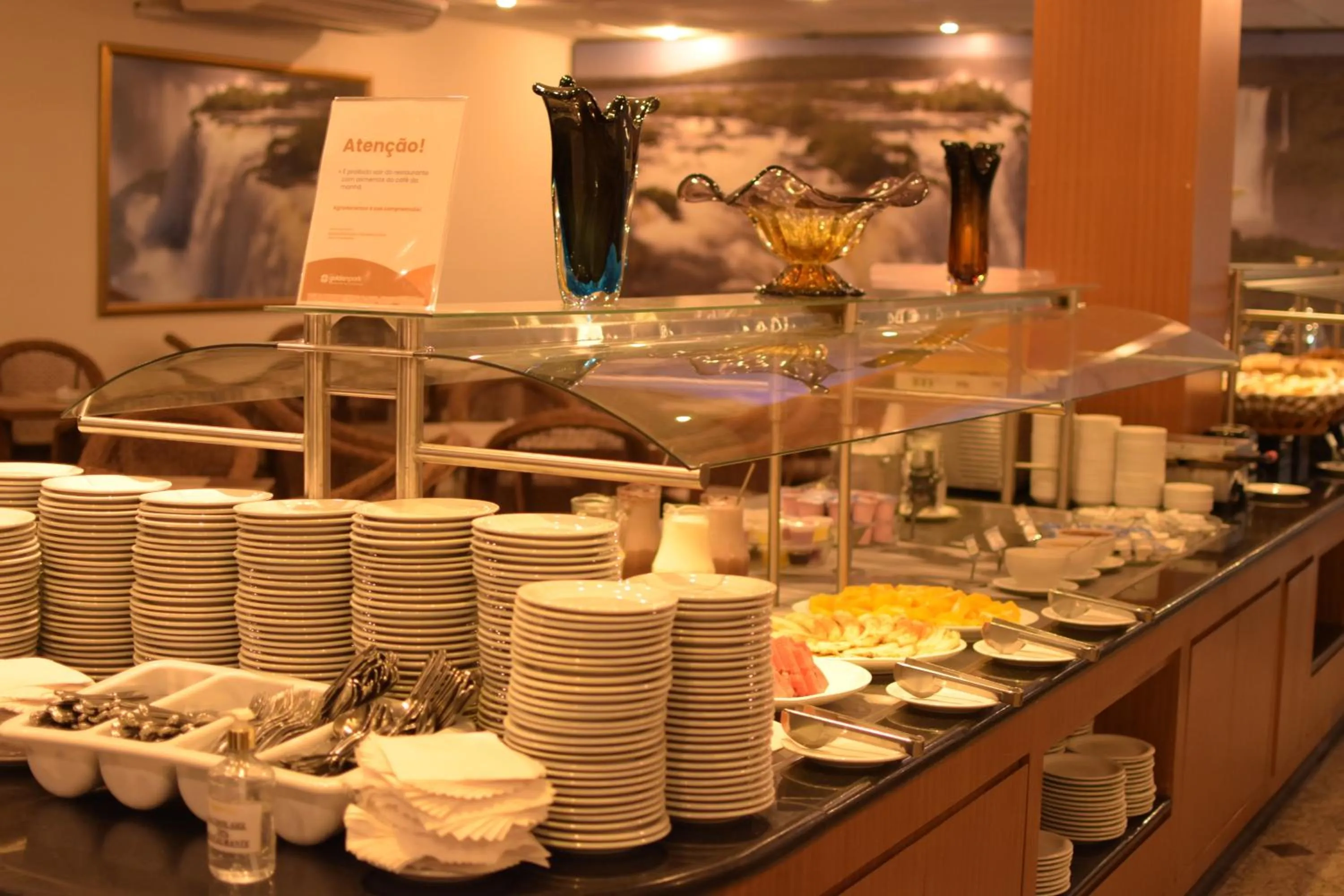 Breakfast in Hotel Golden Park Internacional Foz & Convenções By Nacional Inn