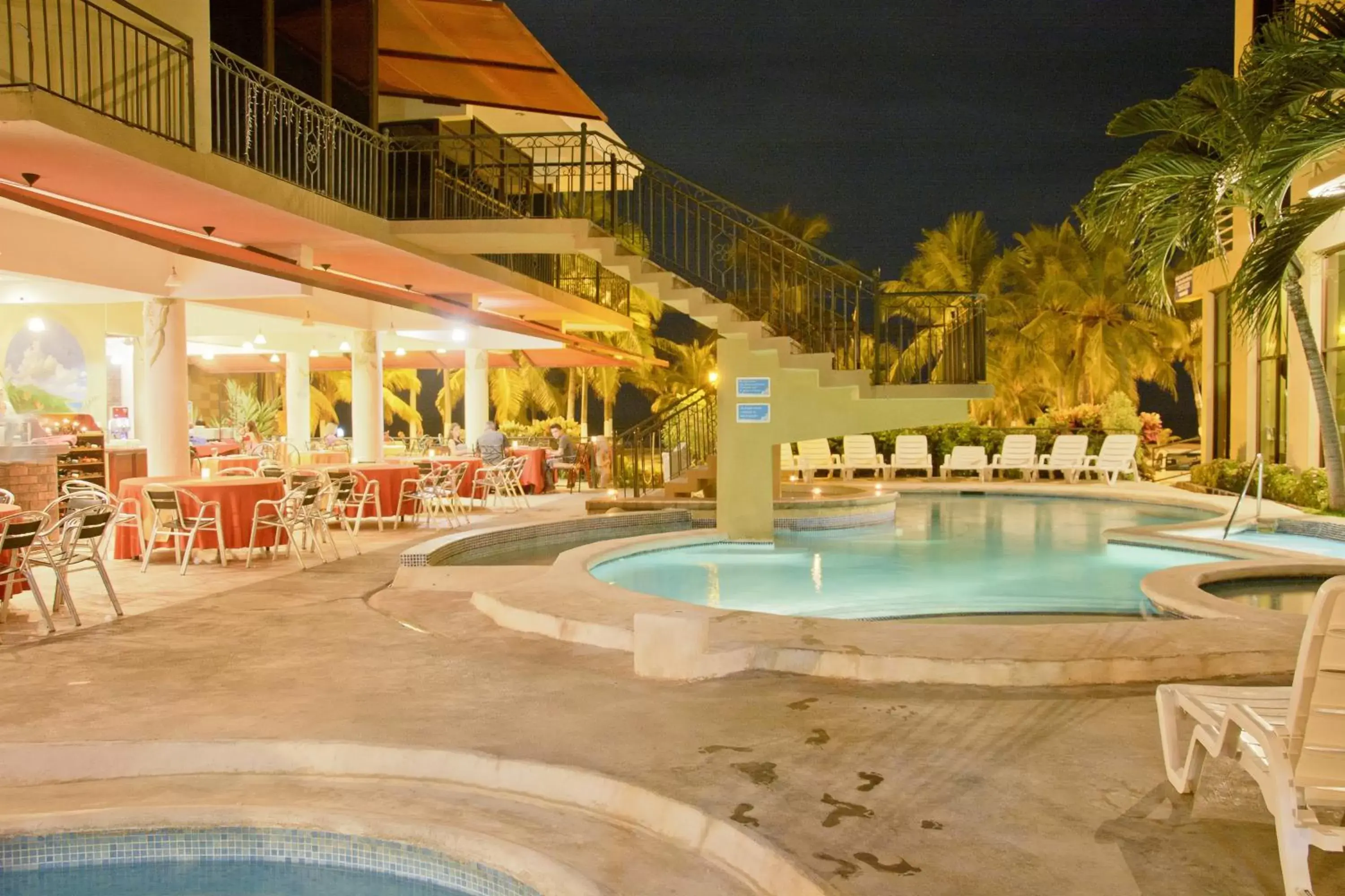 Swimming Pool in Balcon del Mar Beach Front Hotel