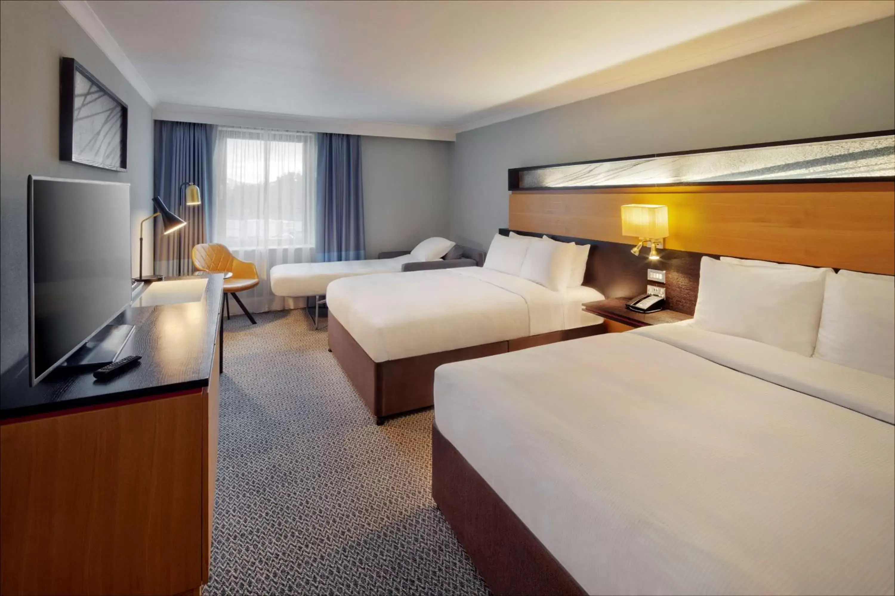 Bed in DoubleTree by Hilton Manchester Airport