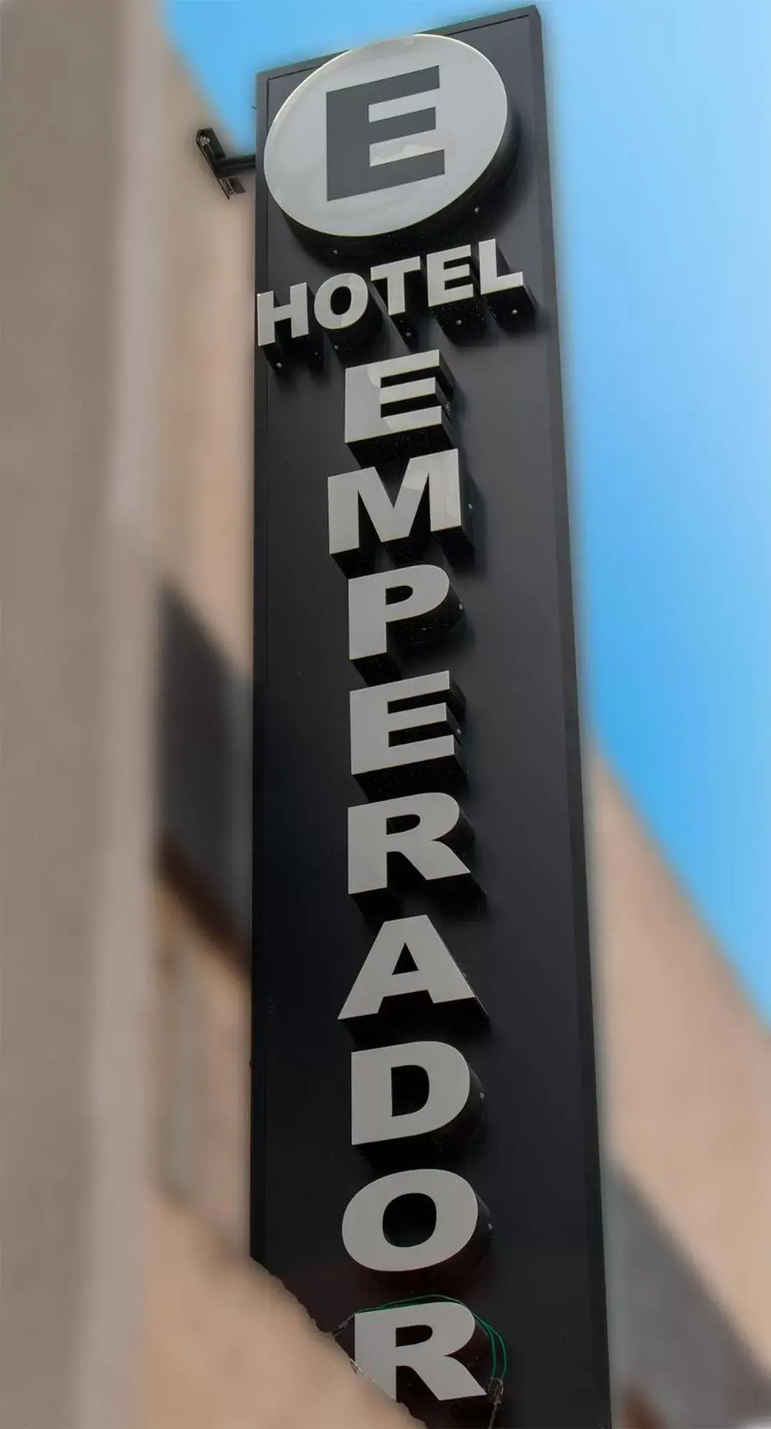 Logo/Certificate/Sign in Hotel Emperador centro Guadalajara y Remodelado