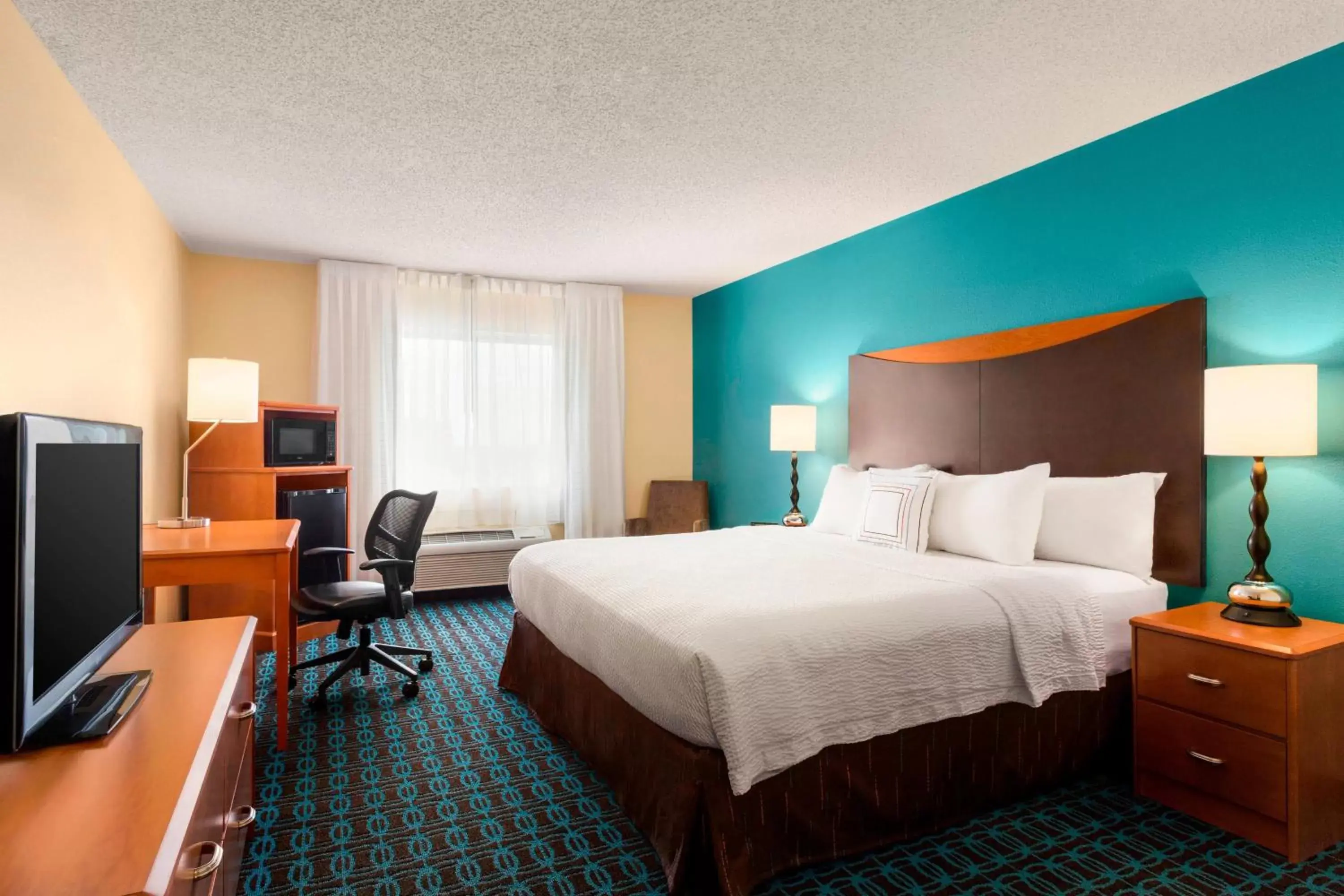 Photo of the whole room, Bed in Fairfield Inn & Suites Oklahoma City Quail Springs/South Edmond