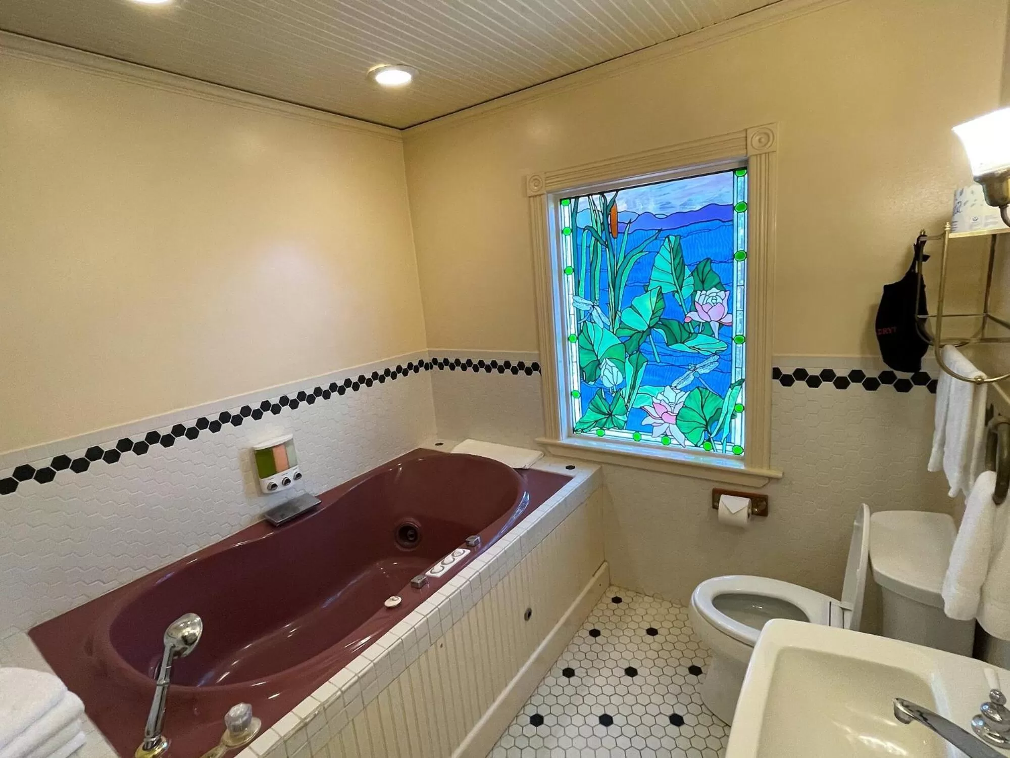 Bathroom in Orcas Hotel