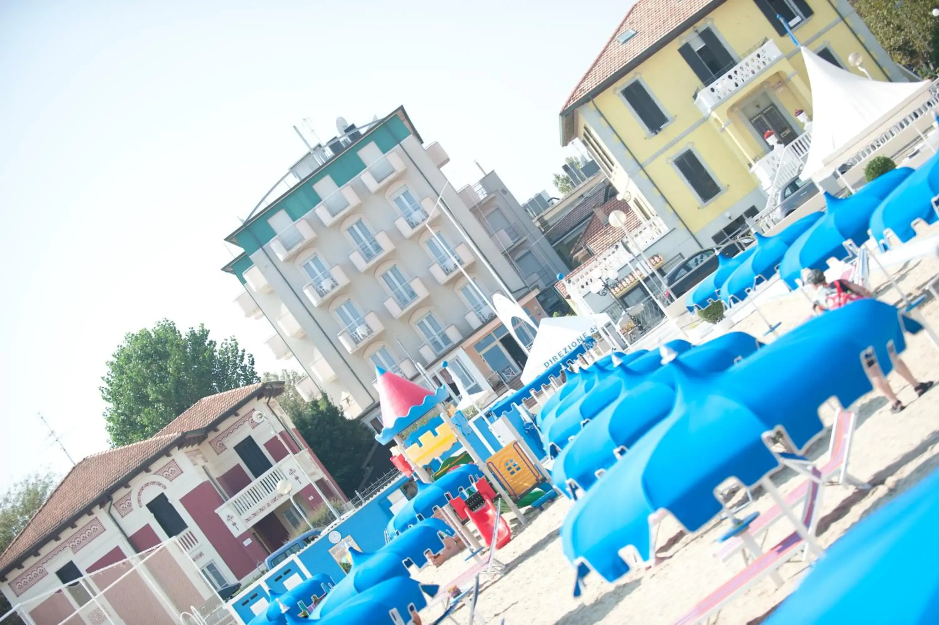 Communal lounge/ TV room, Swimming Pool in Hotel Alsen