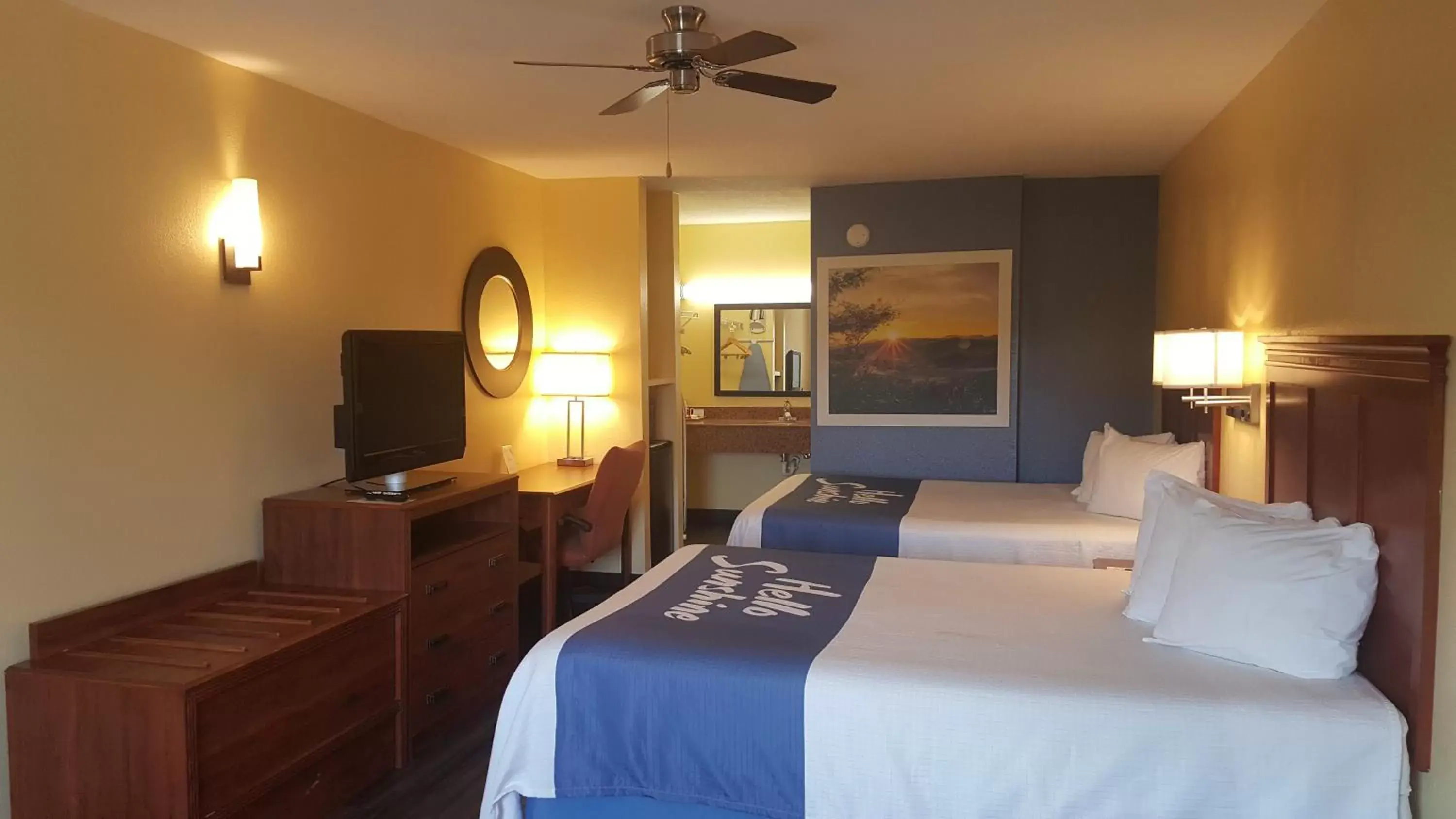 Bed in Days Inn by Wyndham Trenton