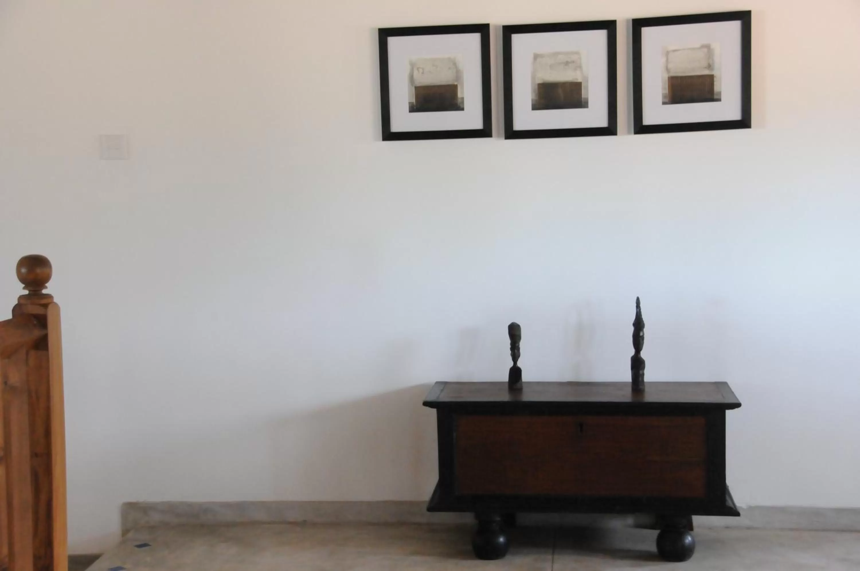 Decorative detail in Villa Atulya at Ocean's edge