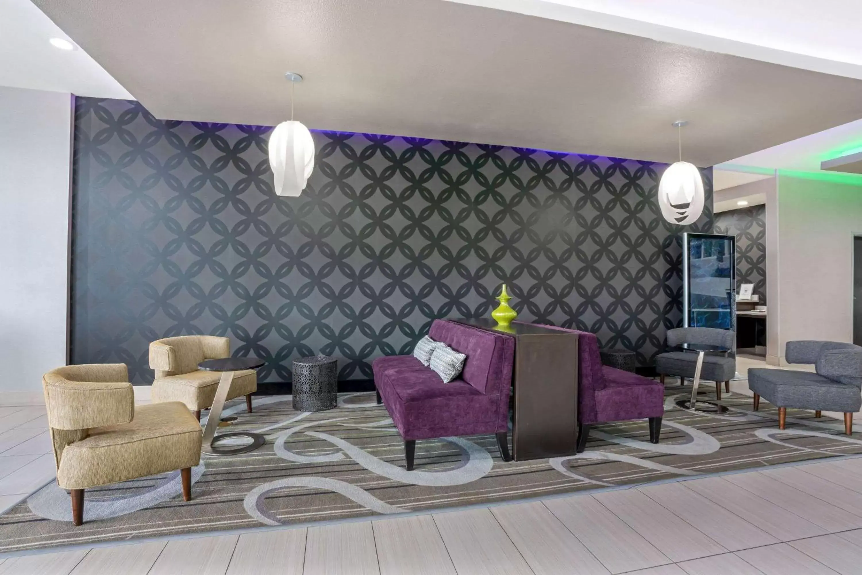Lobby or reception, Seating Area in La Quinta by Wyndham College Station South