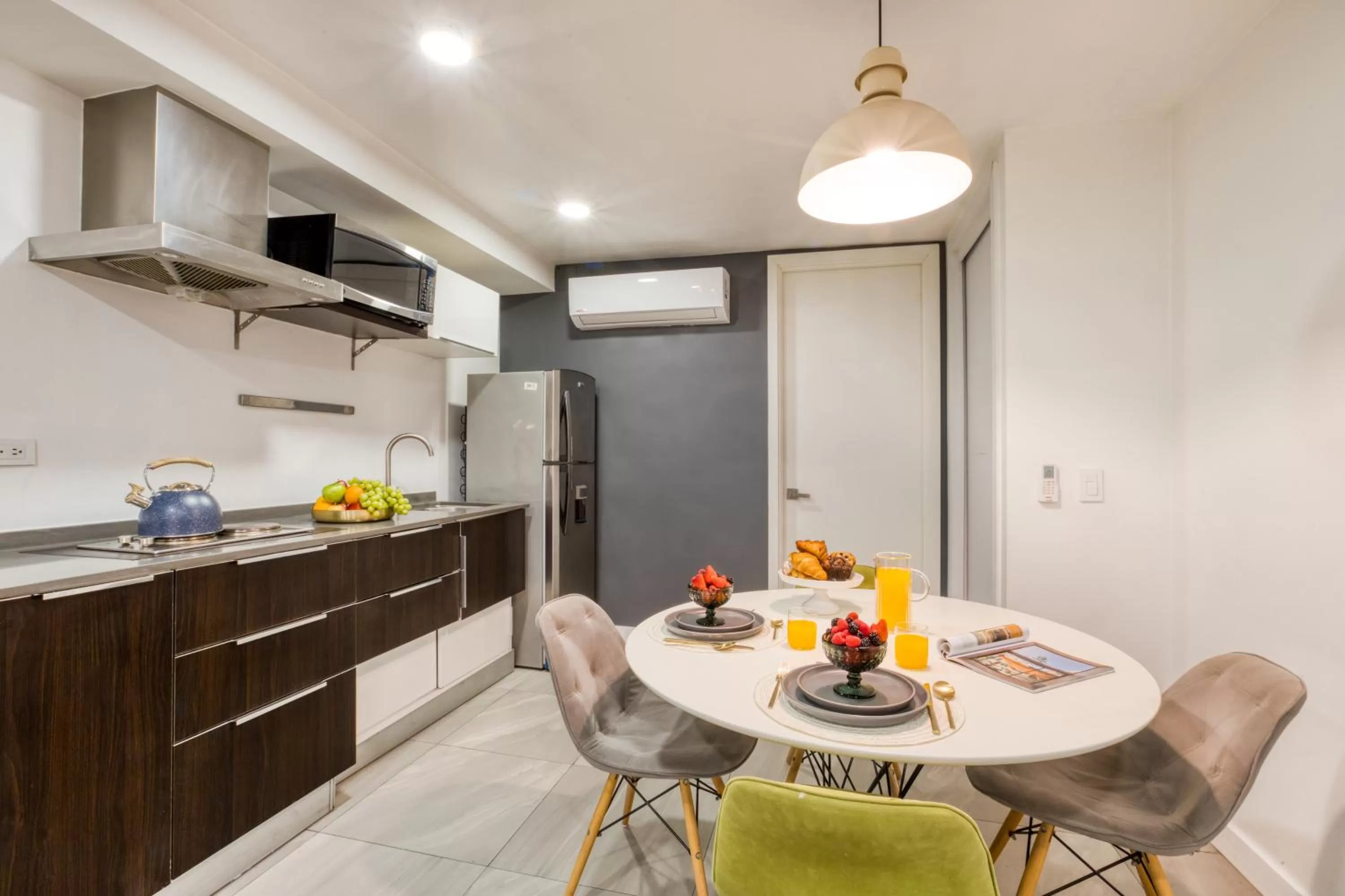 Kitchen or kitchenette in Eazy Centro by ULIV