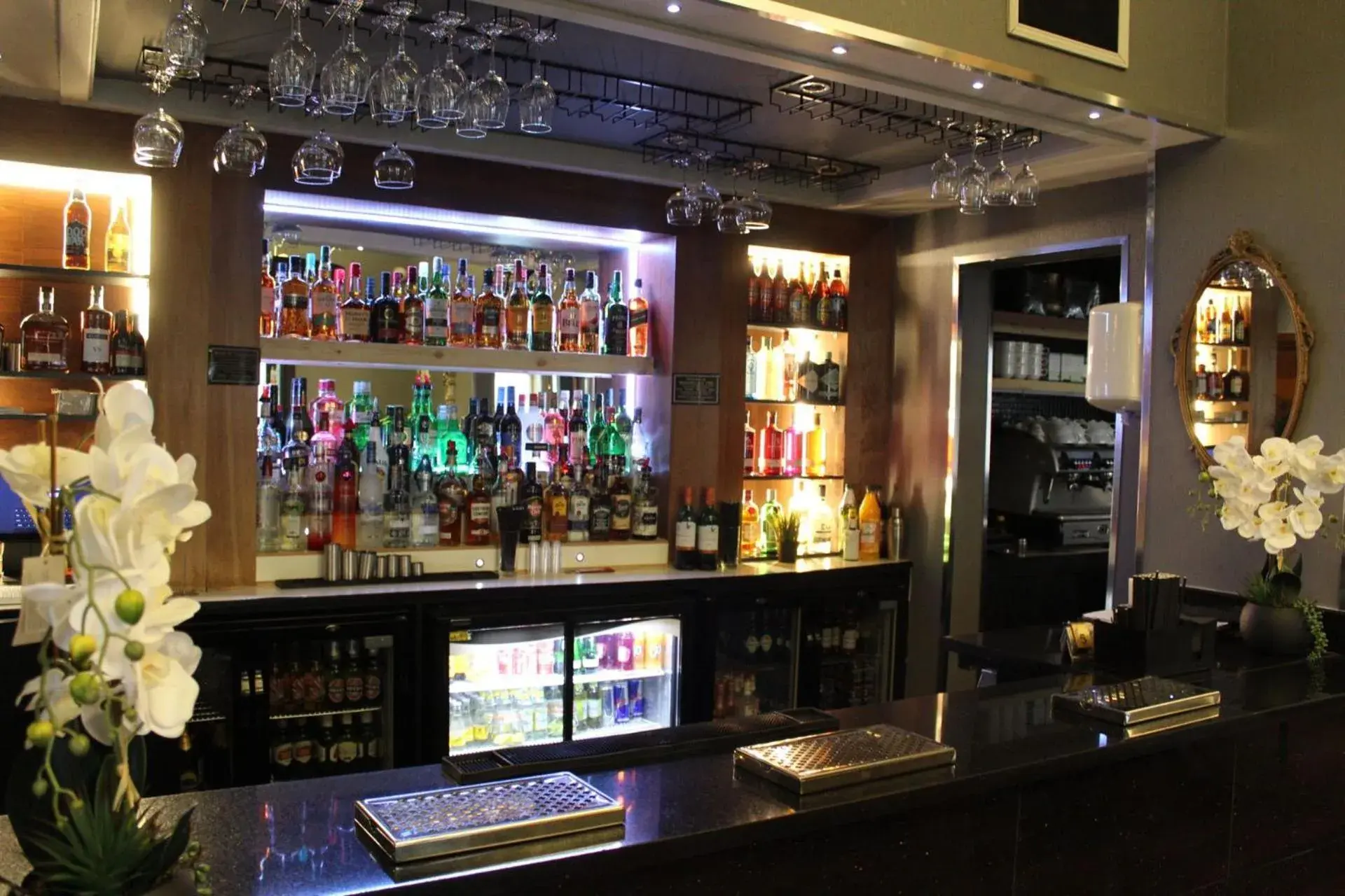 Restaurant/places to eat, Lounge/Bar in Devoncove Hotel Glasgow