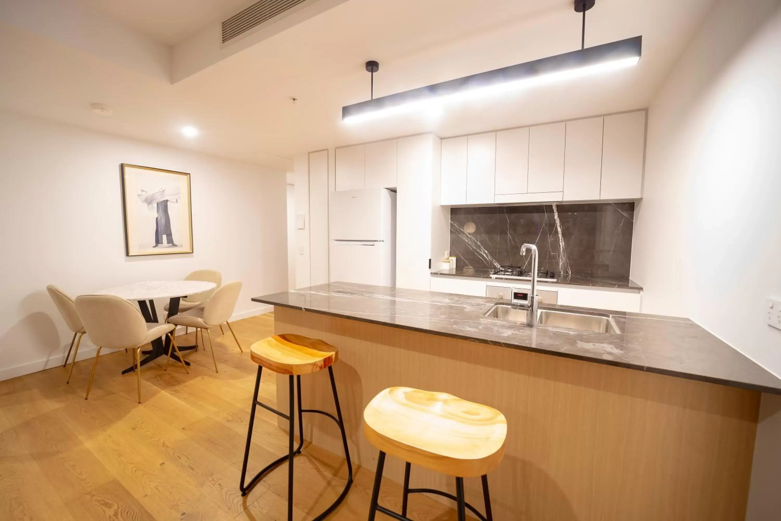 Kitchen or kitchenette, Kitchen/Kitchenette in Brisbane One Apartments by CLLIX