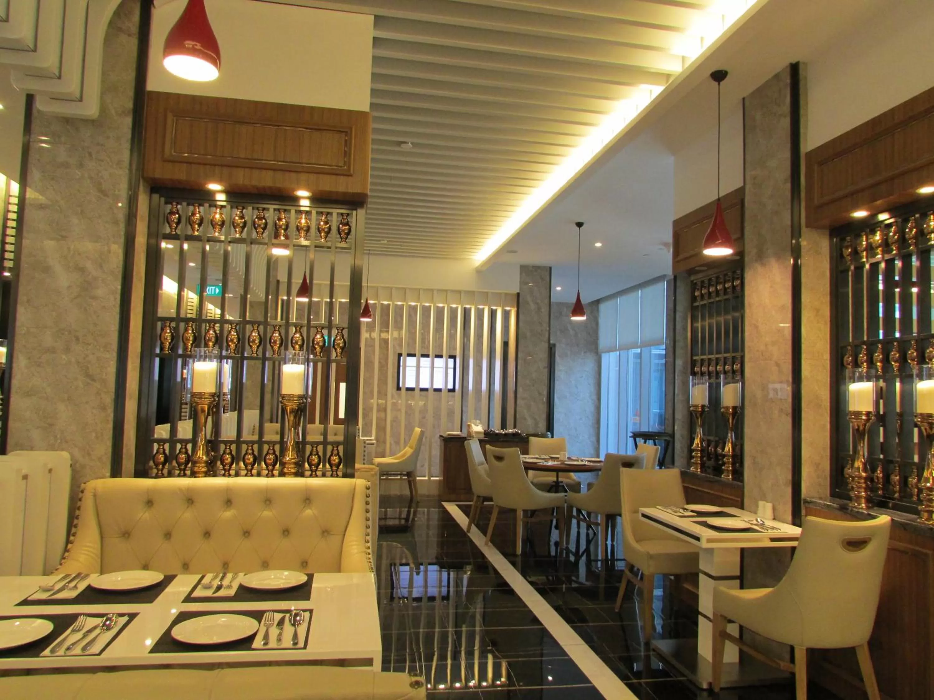 Restaurant/places to eat in Mercure Singapore Bugis