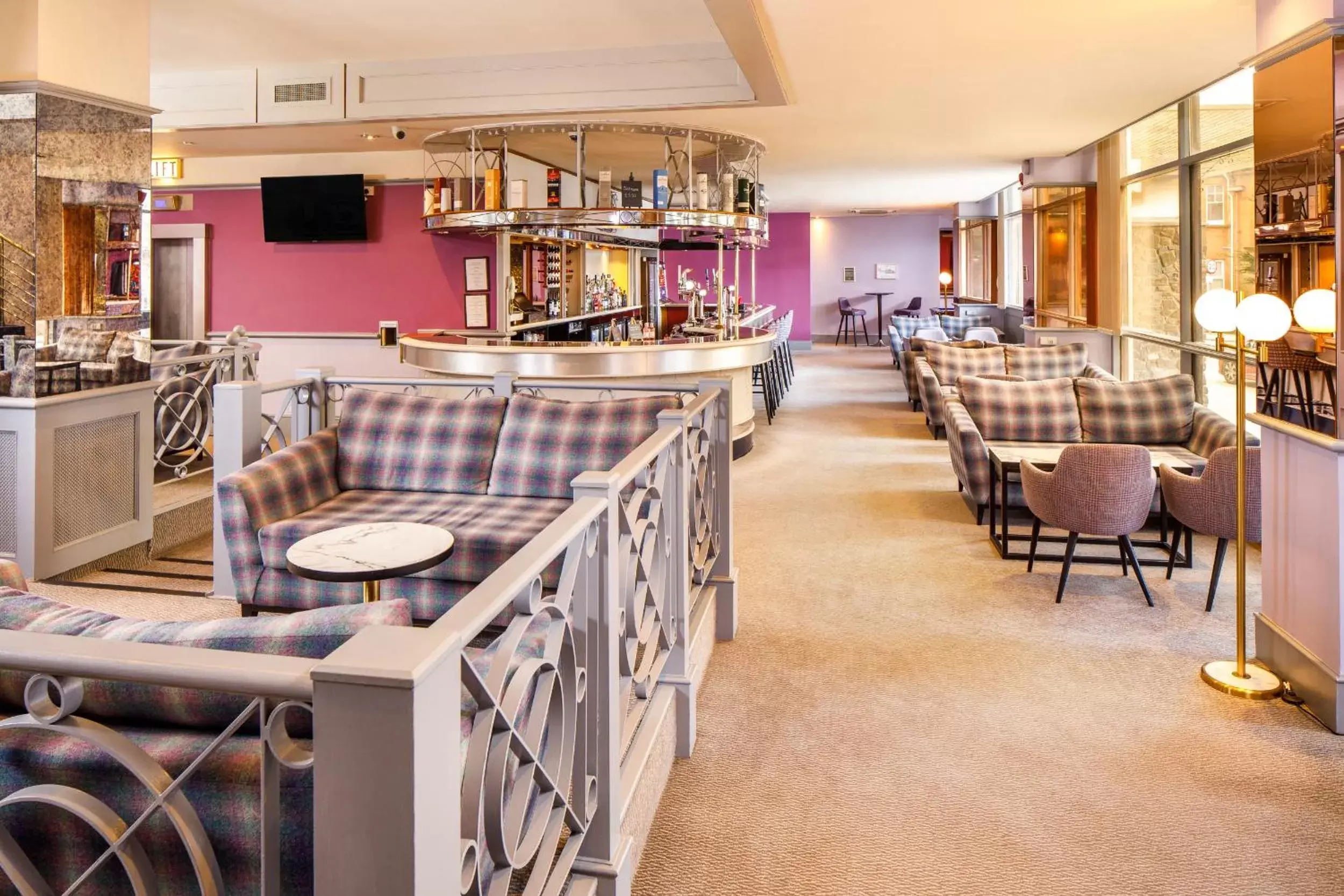 Lounge or bar, Restaurant/Places to Eat in Mercure Ayr Hotel