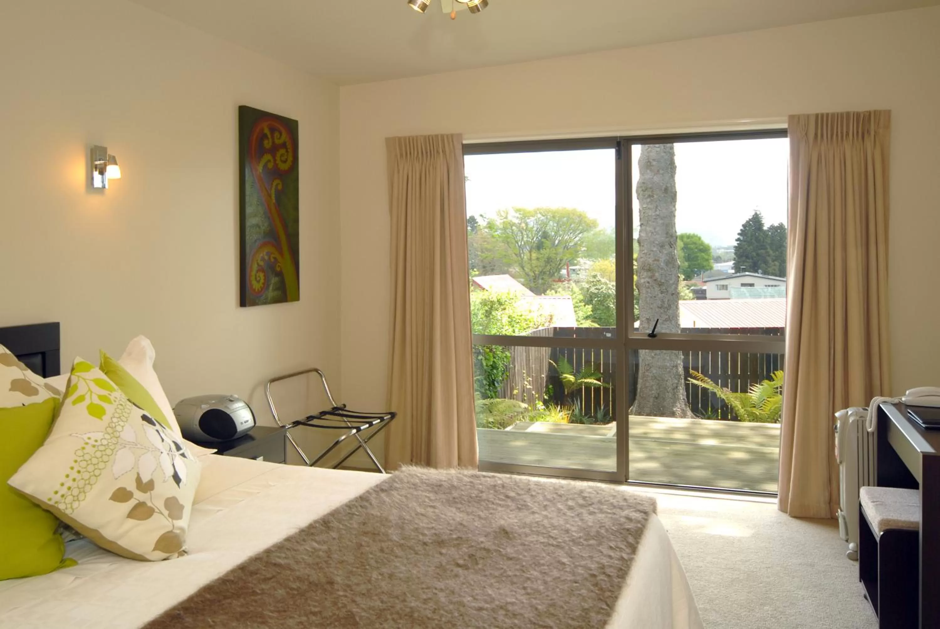 Balcony/Terrace, Bed in B&B@The Redwoods