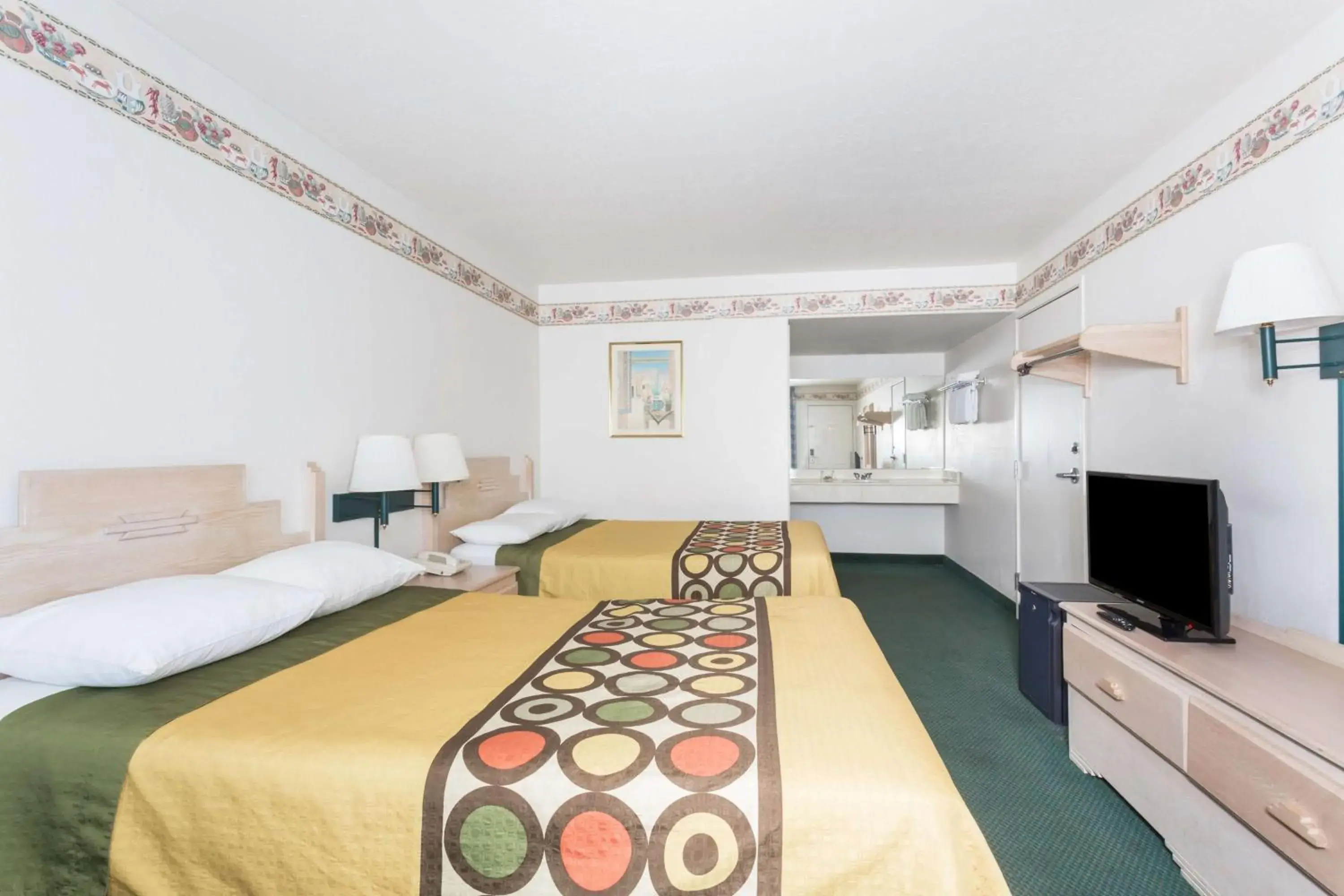 Double Room with Two Double Beds - Non-Smoking in Super 8 by Wyndham Cottonwood