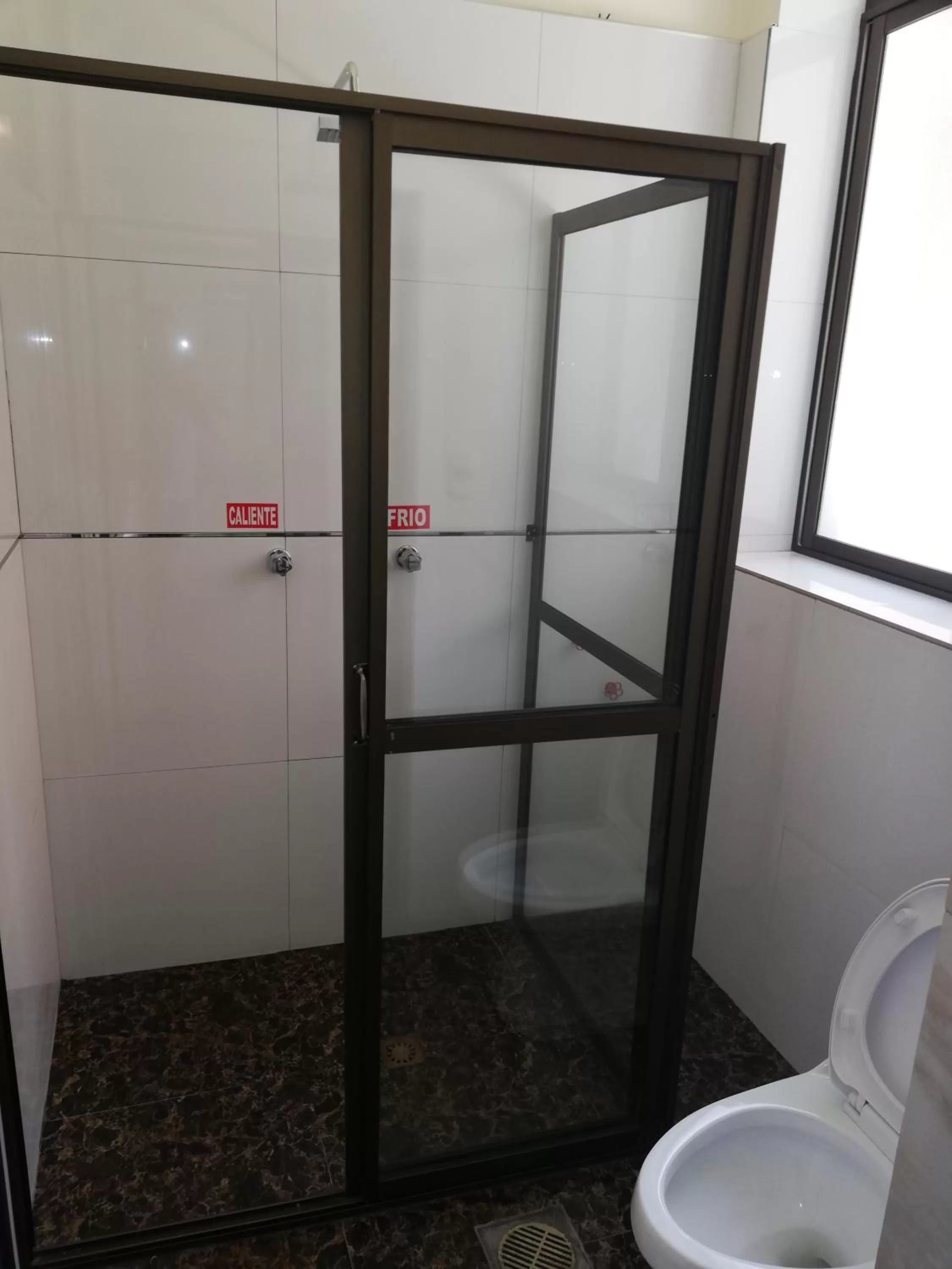 Bathroom in Hostal Río ibare