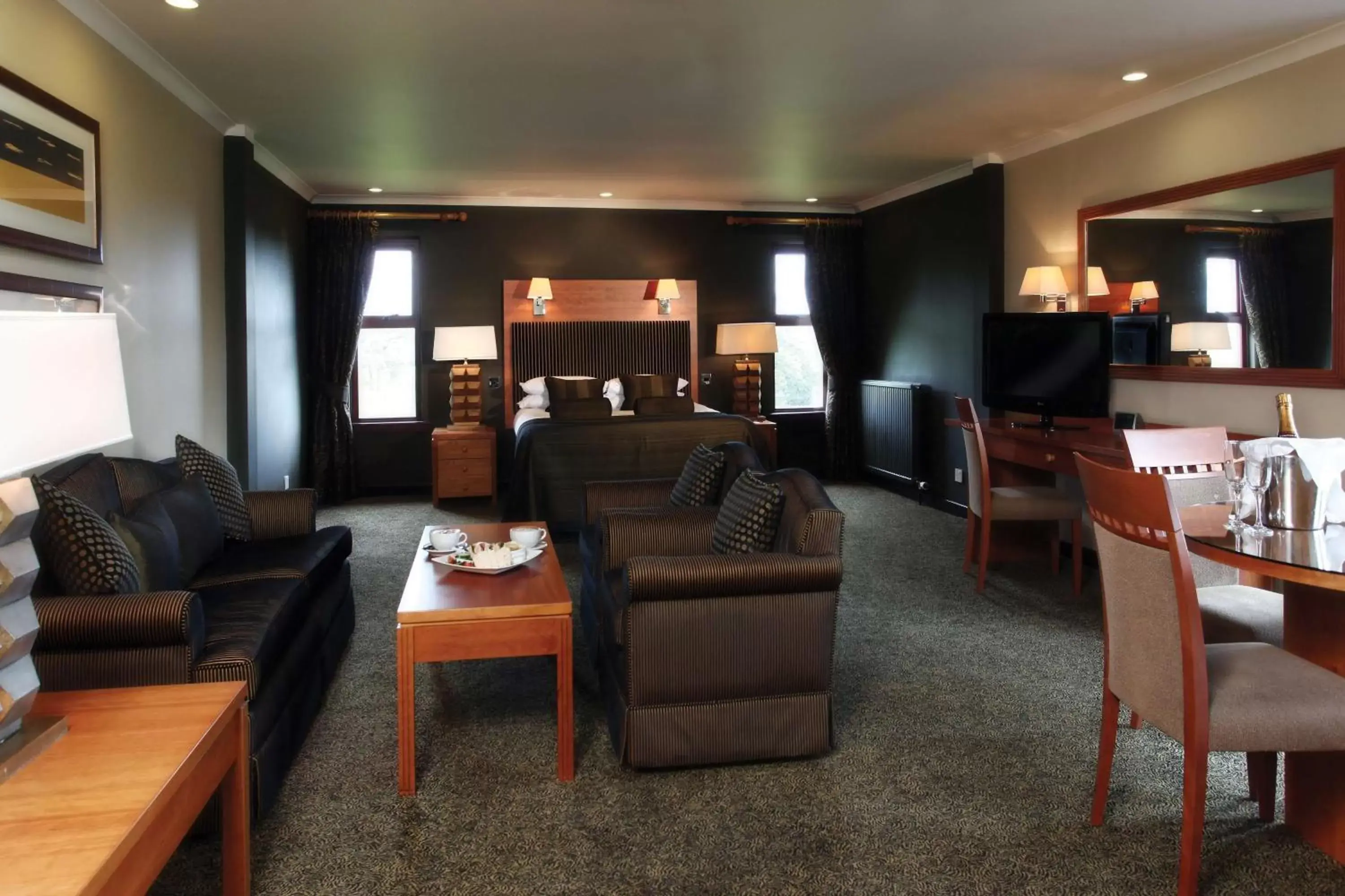 Photo of the whole room, Seating Area in Best Western Garfield House Hotel