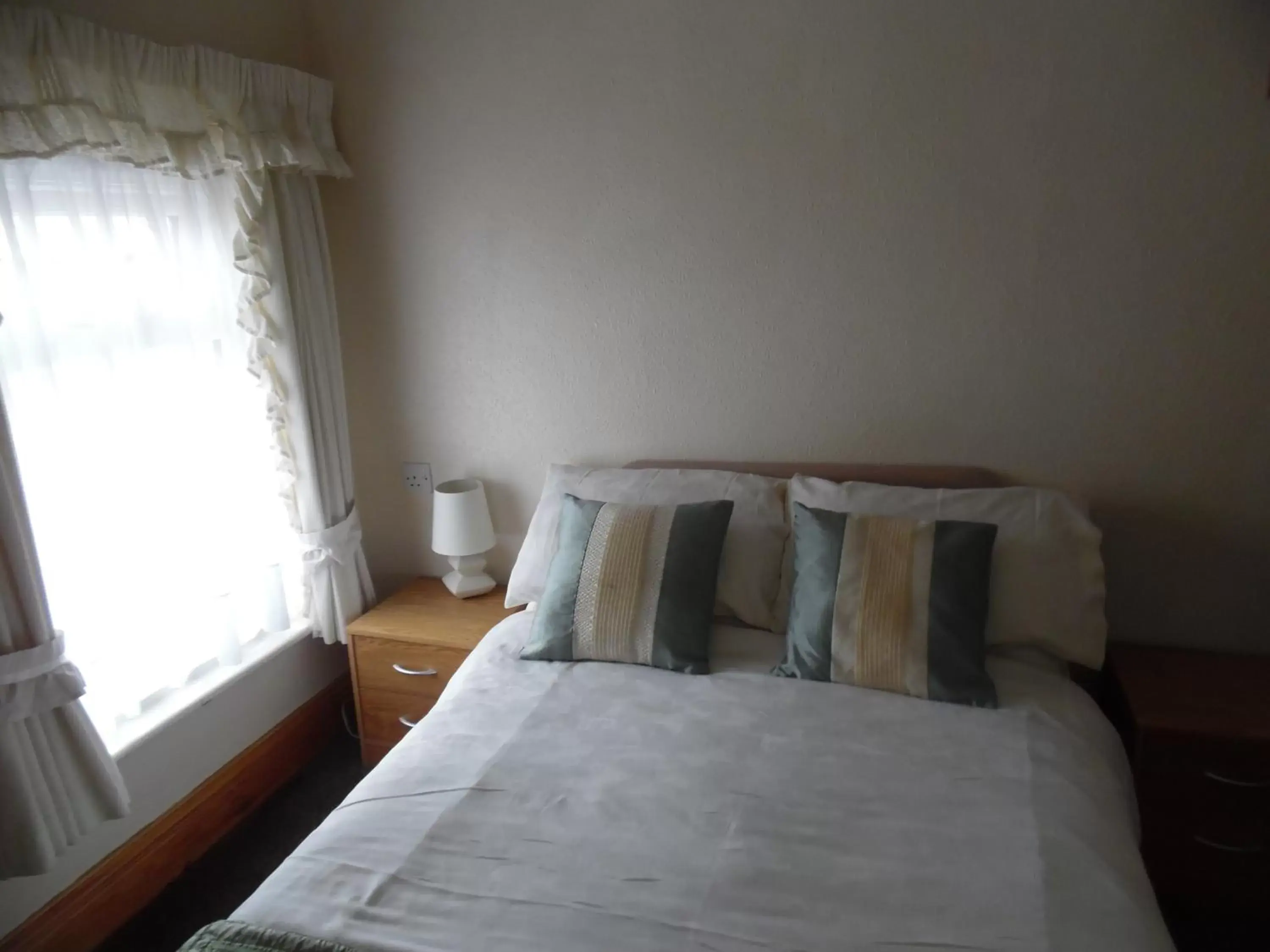 Bedroom, Bed in Alondra Hotel