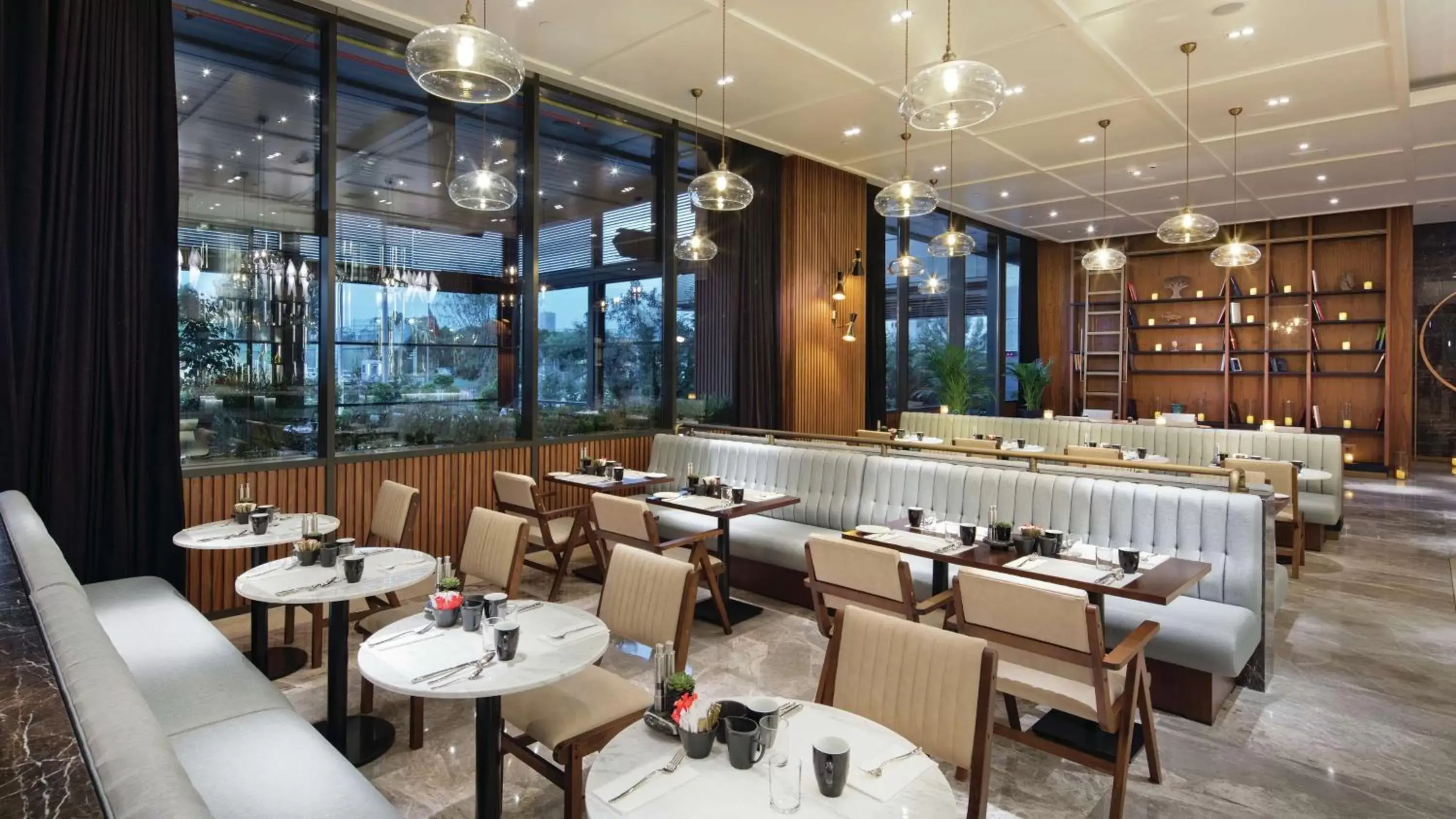 Dining area, Restaurant/Places to Eat in Hilton Istanbul Maslak