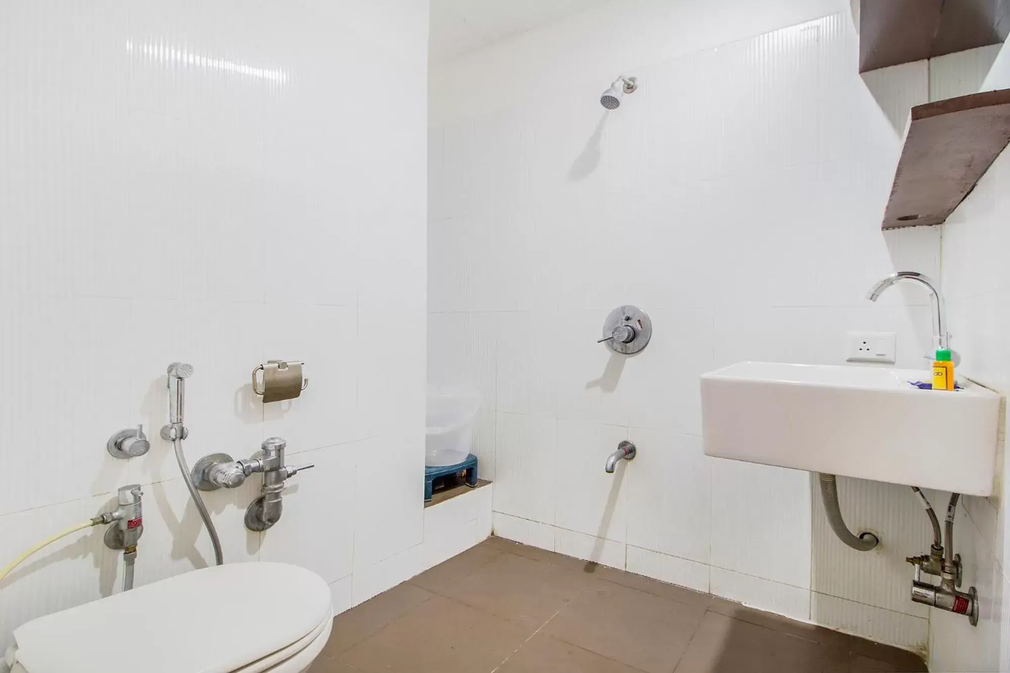 Bathroom in FabExpress Kalyan - Nr Dairy Dan Circle Bathroom in FabExpress Kalyan - Nr Dairy Dan Circle