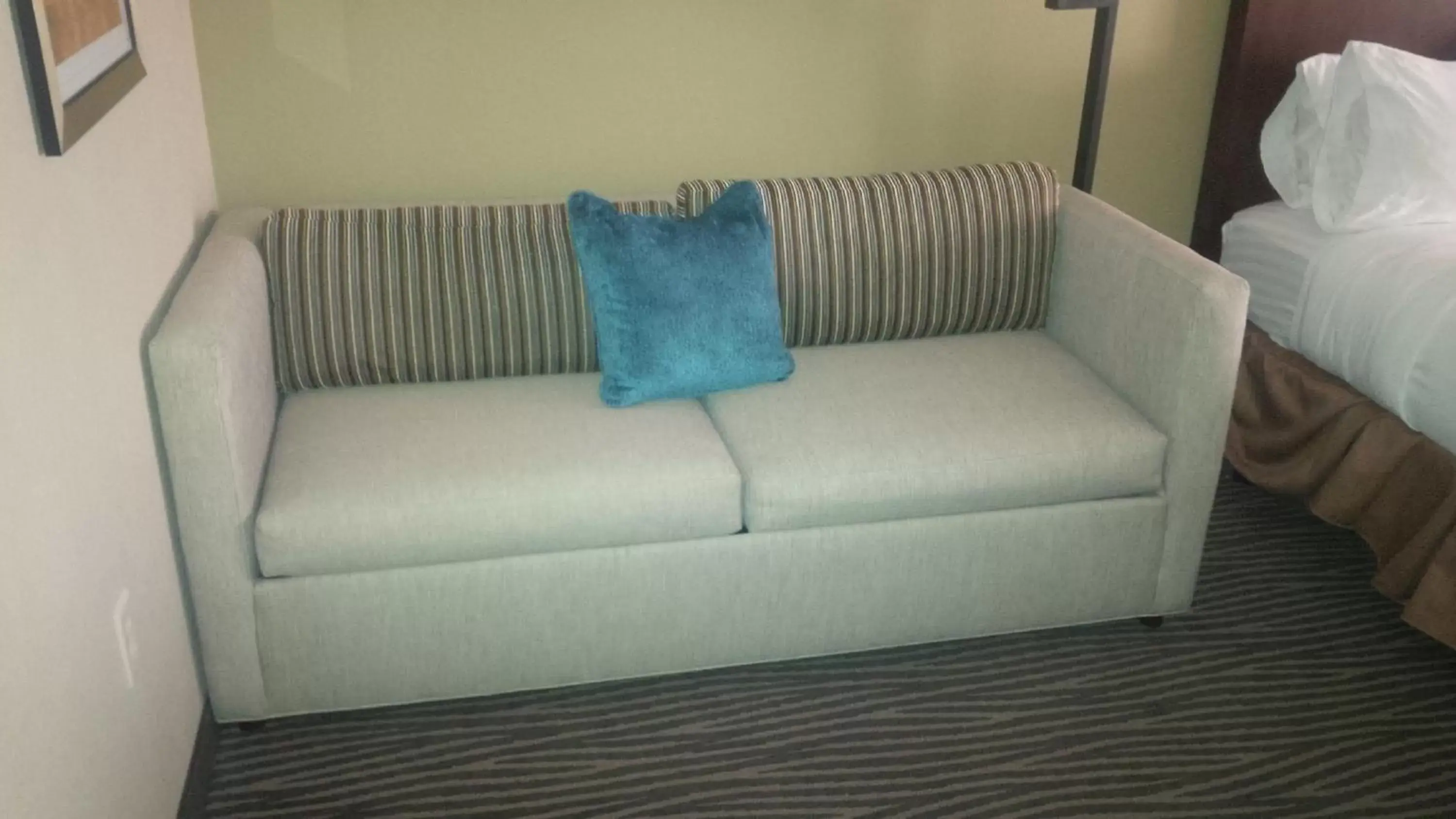 Photo of the whole room, Bed in Holiday Inn El Paso Airport by IHG Photo of the whole room, Bed in Holiday Inn El Paso Airport by IHG