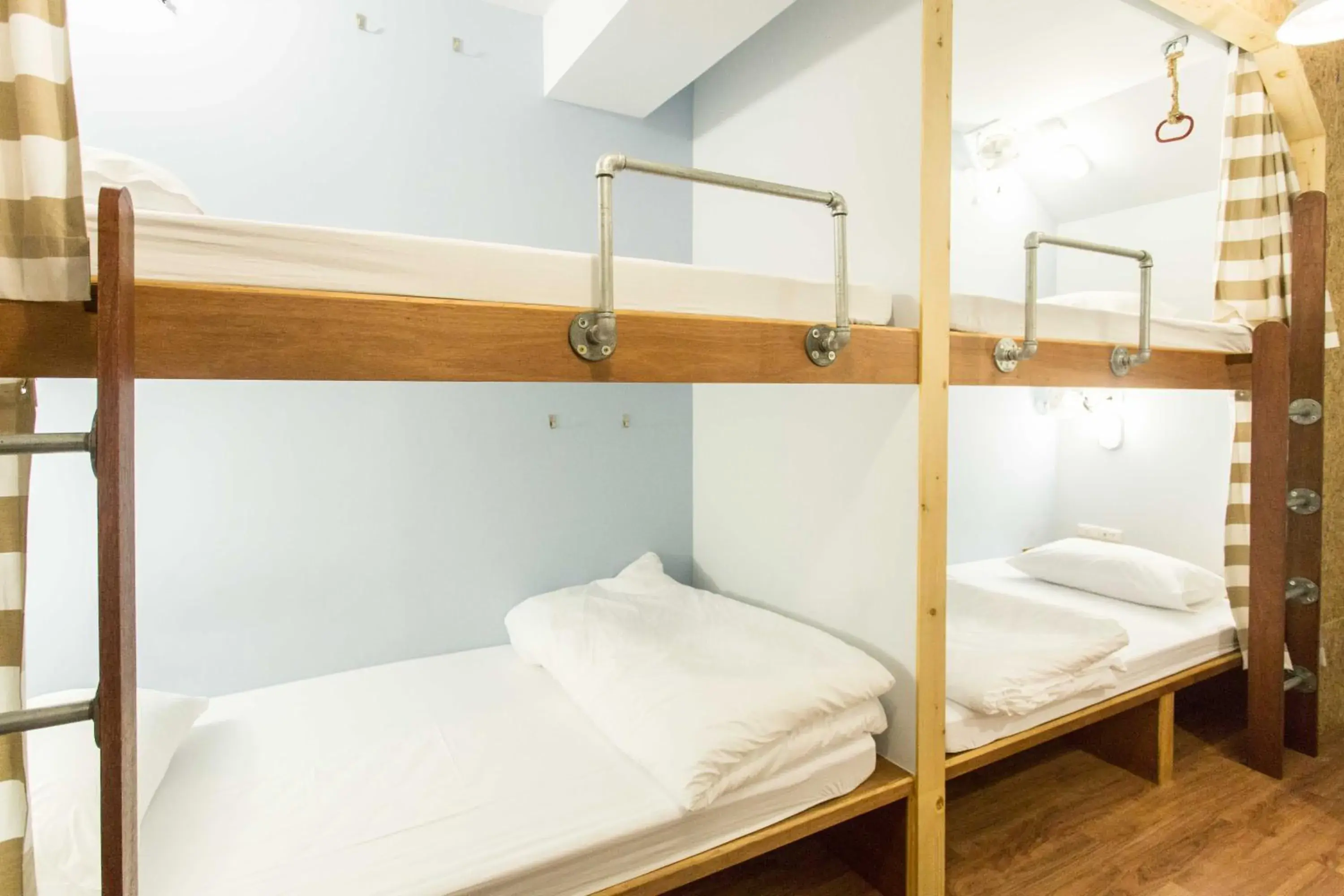 Bunk Bed in Barn & Bed Hostel