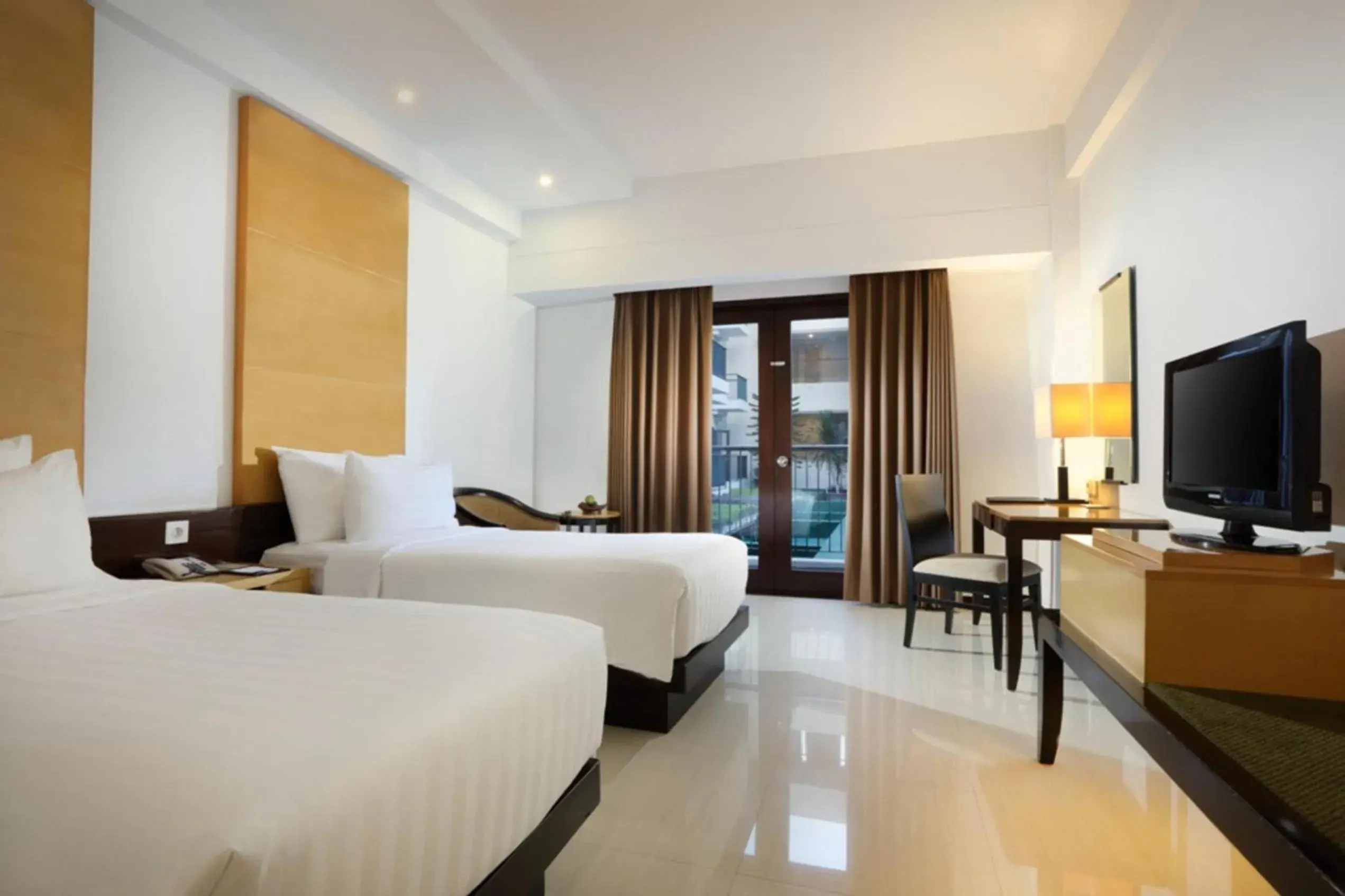 Deluxe Twin Room in Hotel Santika Premiere Malang Deluxe Twin Room in Hotel Santika Premiere Malang