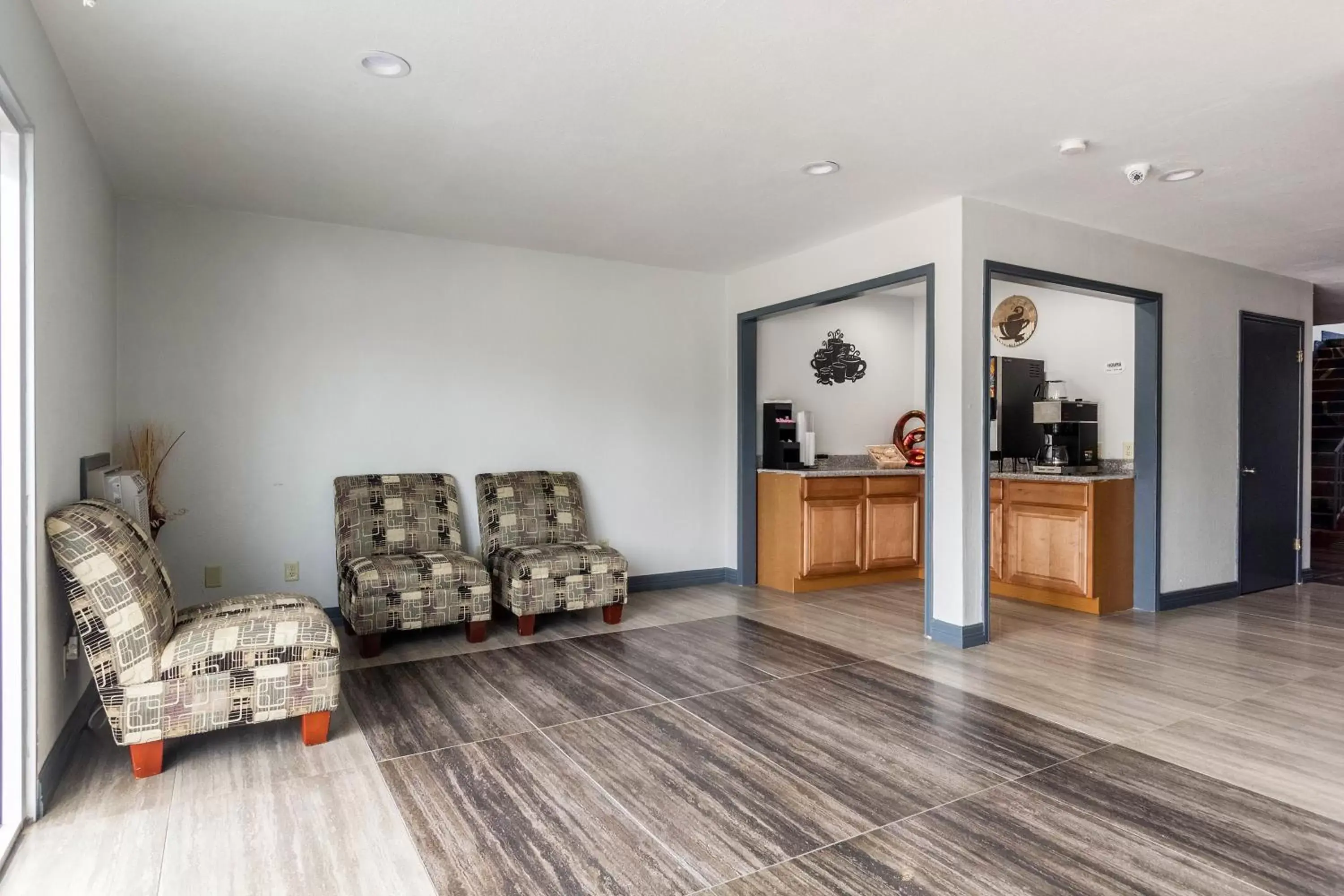 Seating Area in Scottish Inn and Suites Tomball