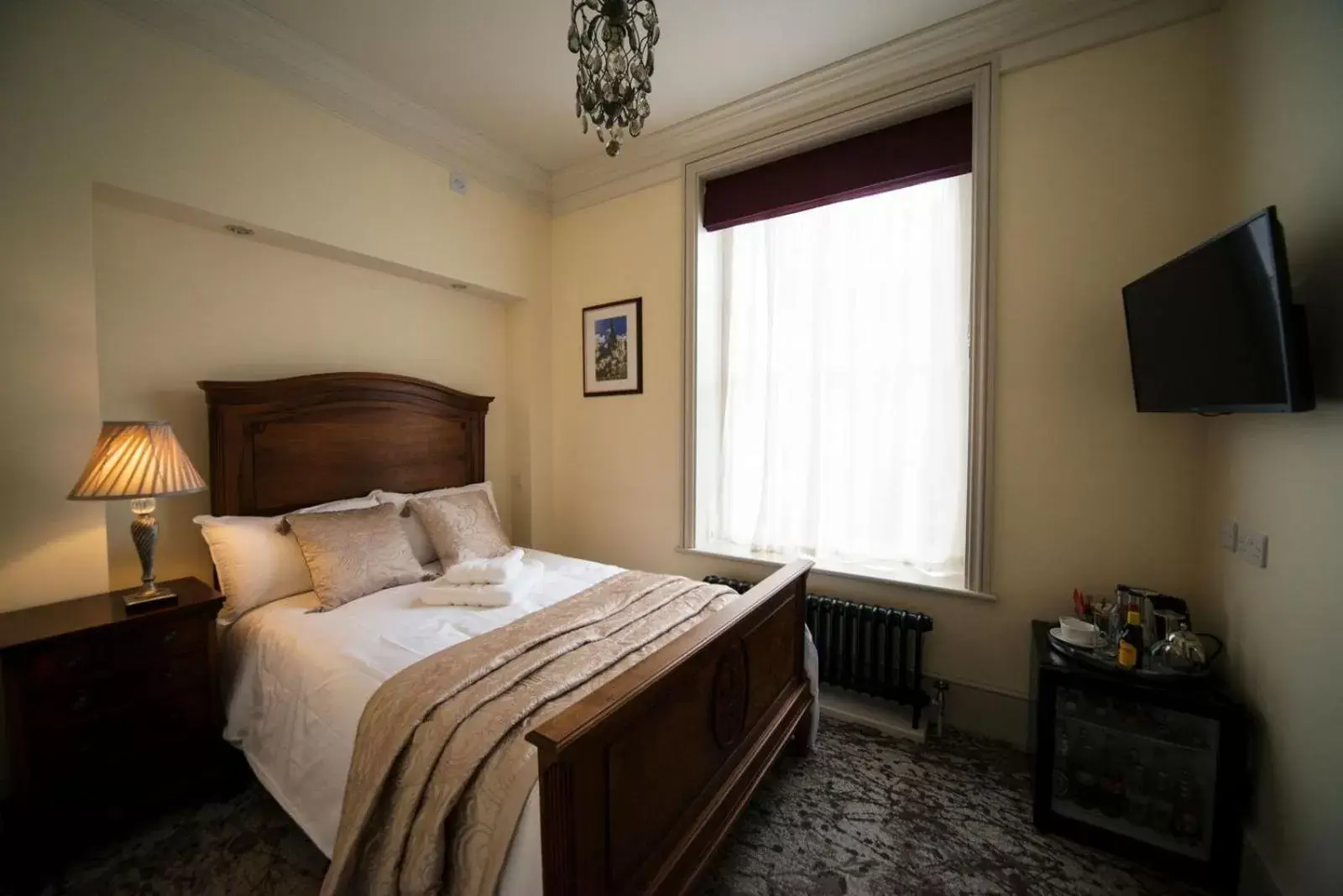 Single Room with Shower - single occupancy in East Walls Hotel