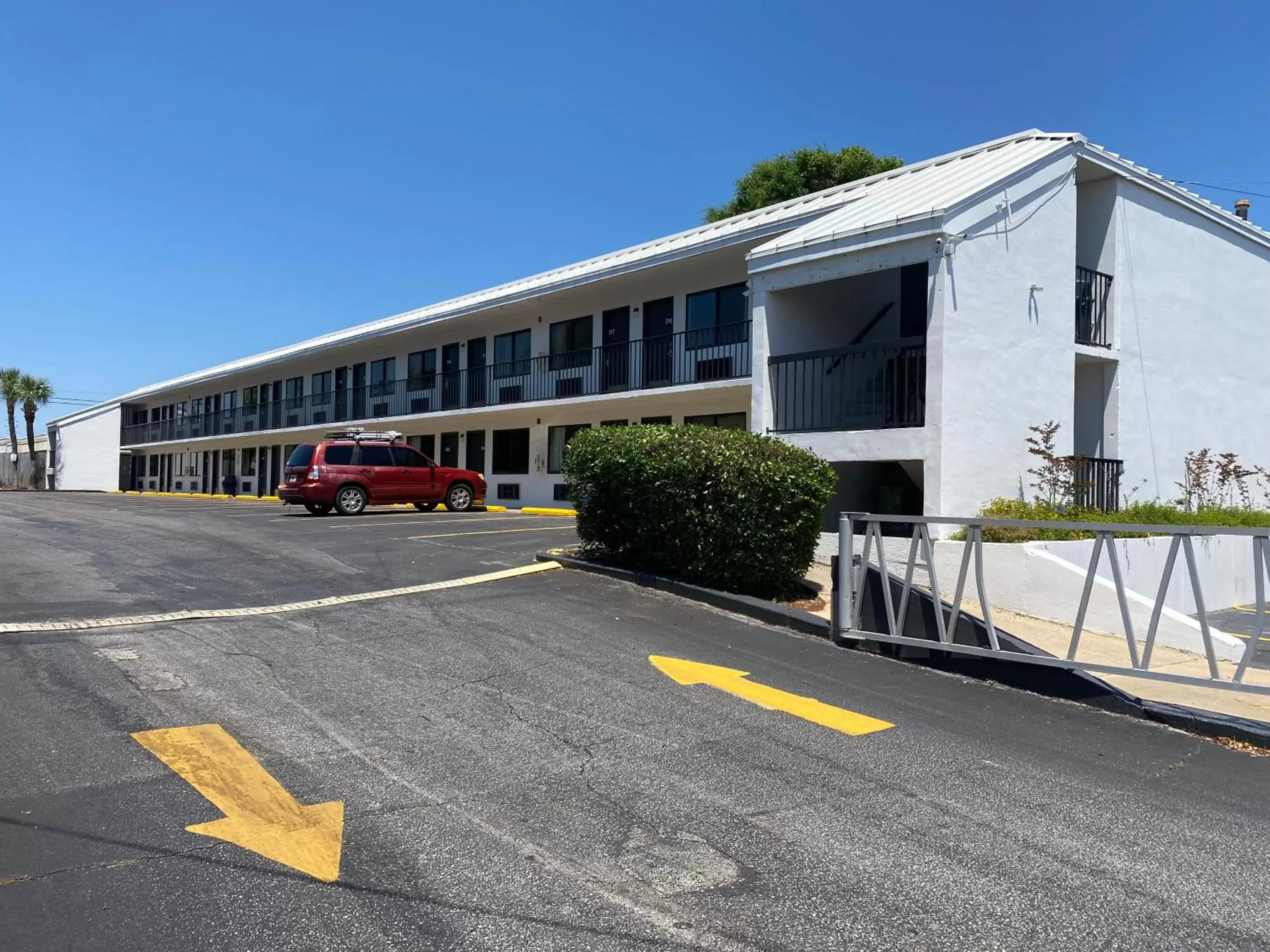 Property Building in Village Inn Destin