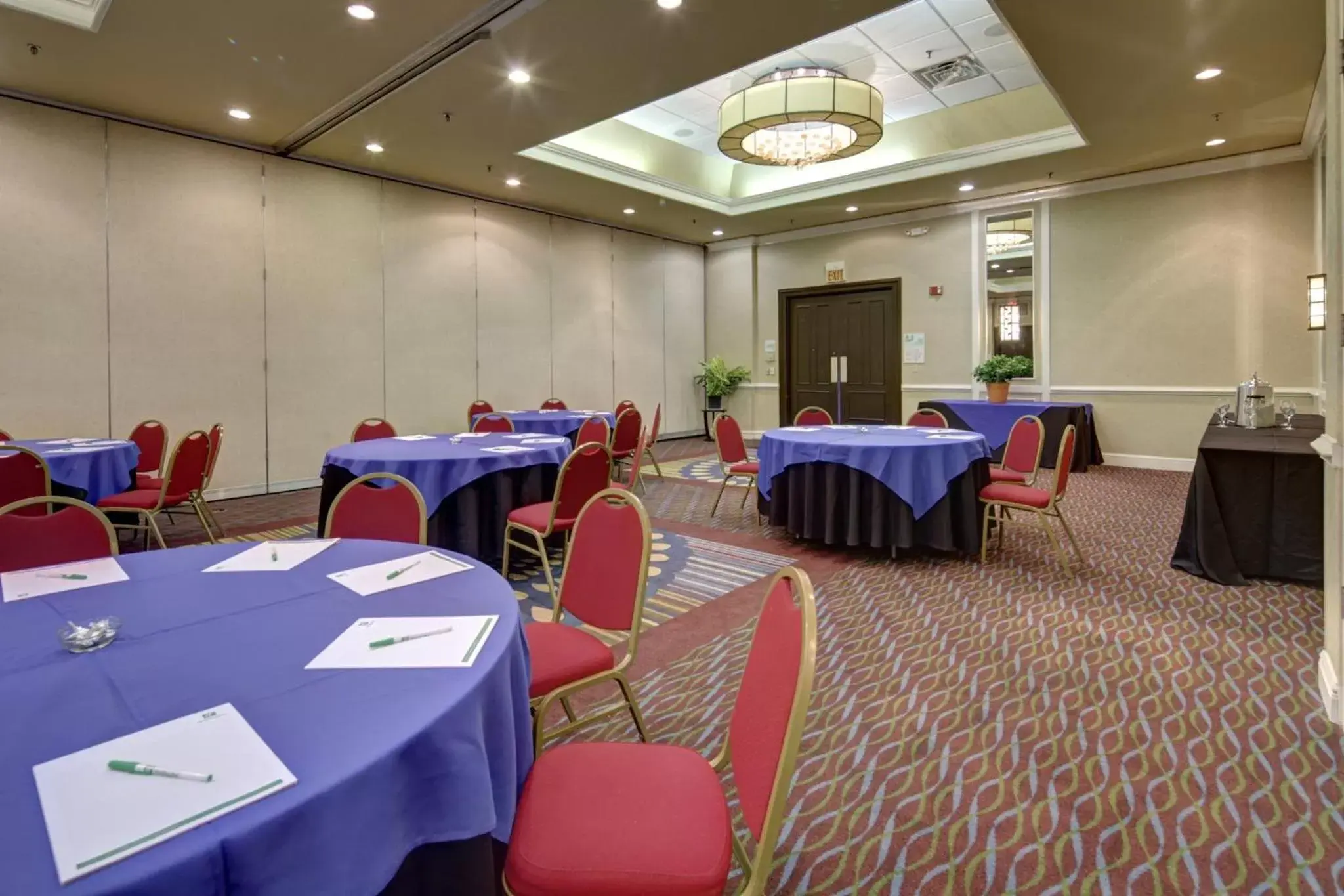 Meeting/conference room in Holiday Inn Staunton Conference Center, an IHG Hotel