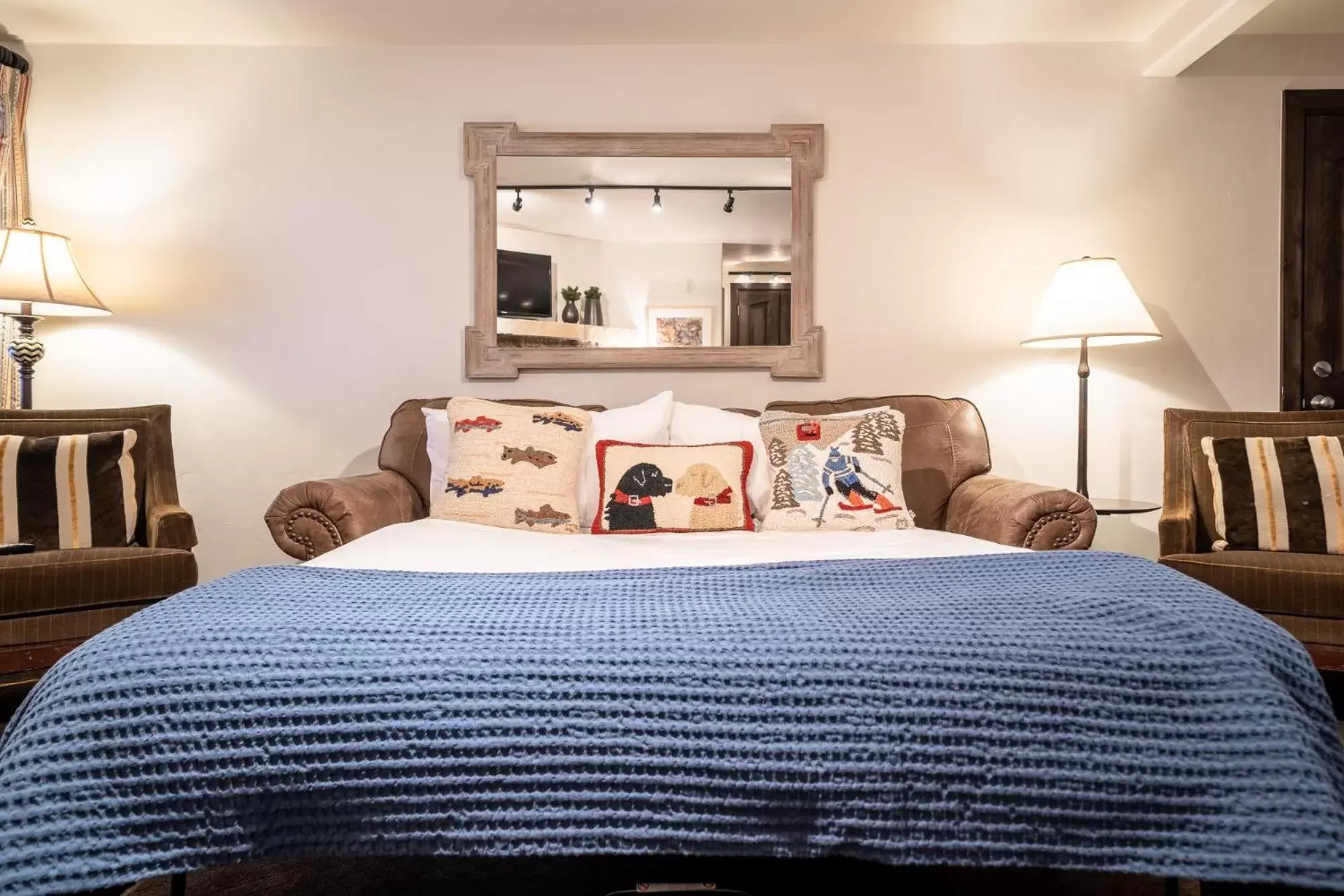 Living room, Bed in Lodge at Vail Condominiums