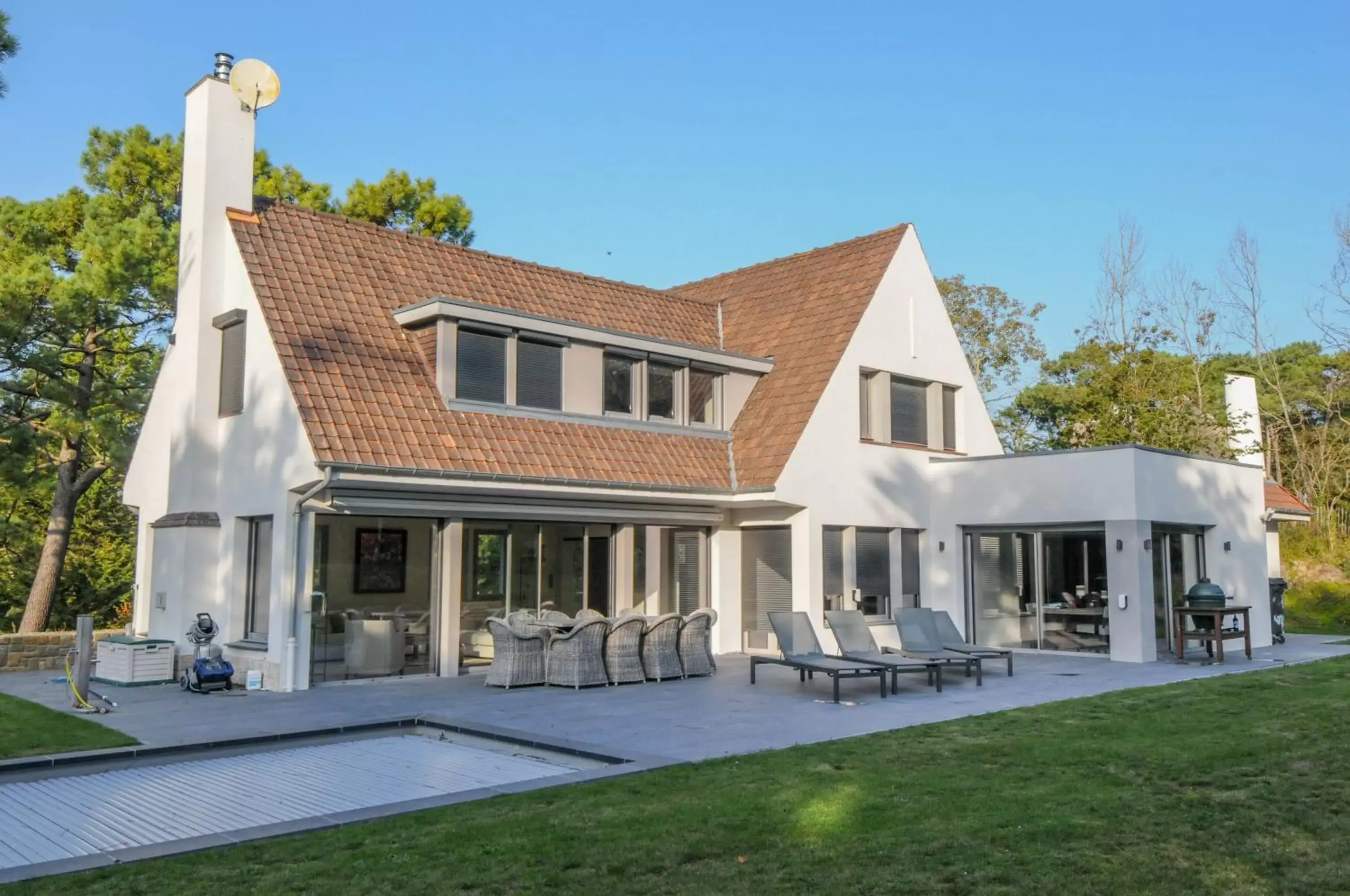 Patio, Property Building in Le Grand Hôtel Le Touquet-Paris-Plage