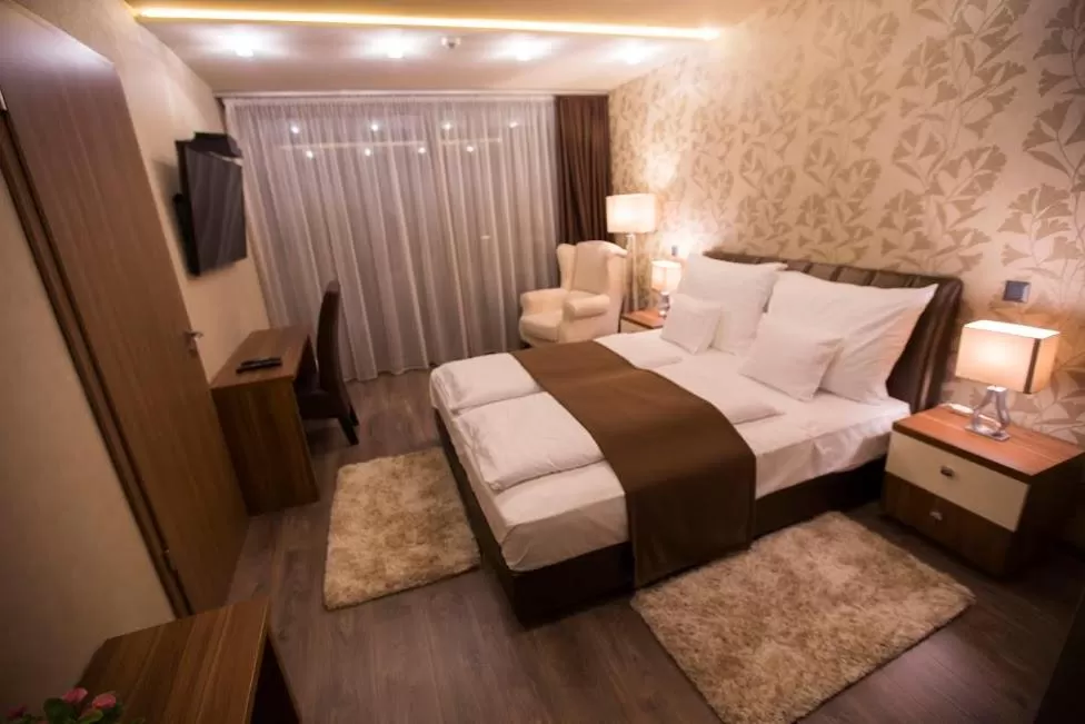 Photo of the whole room in Pole Position Beach Hotel