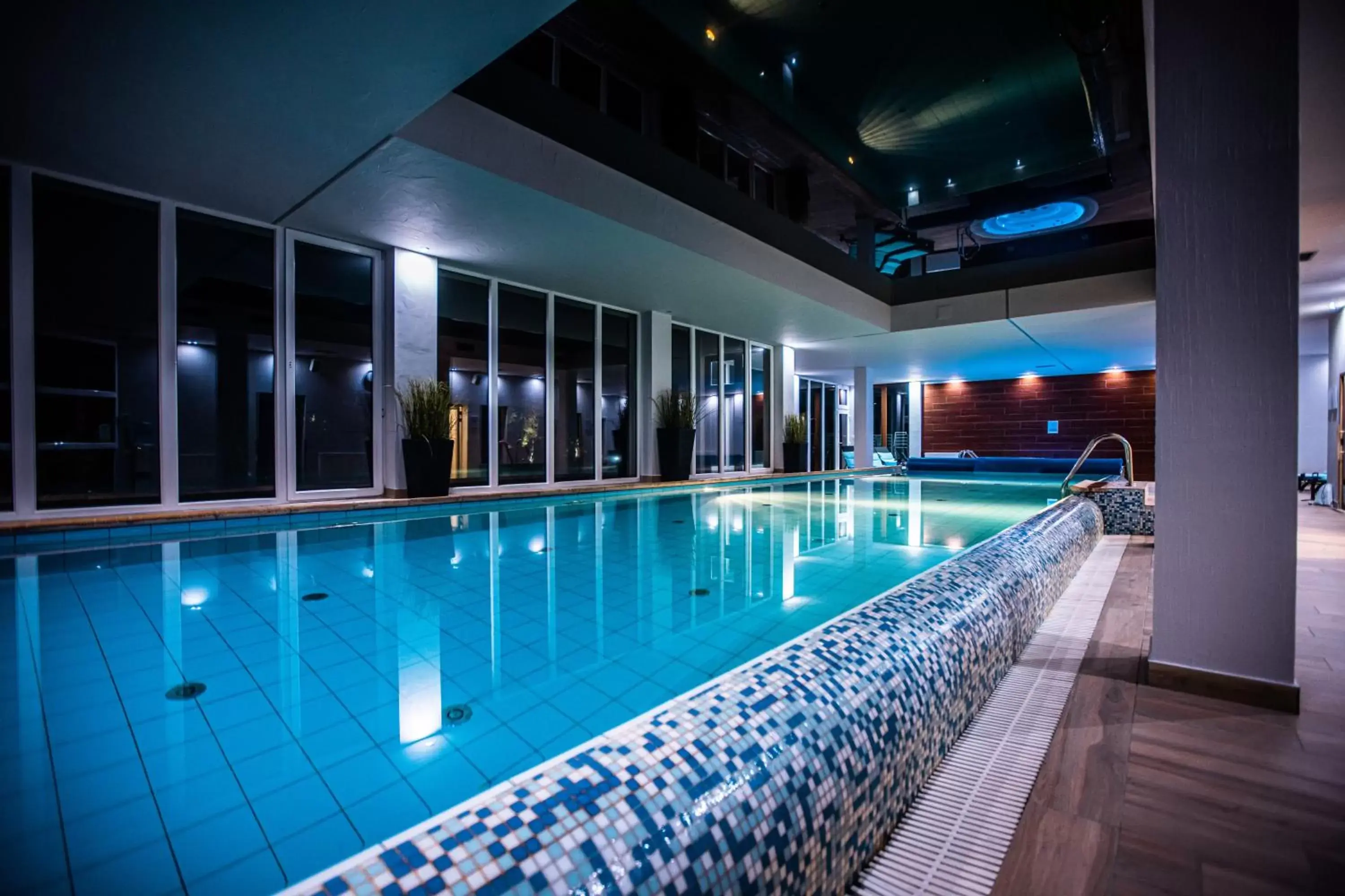 Swimming Pool in Hotel Moran & SPA