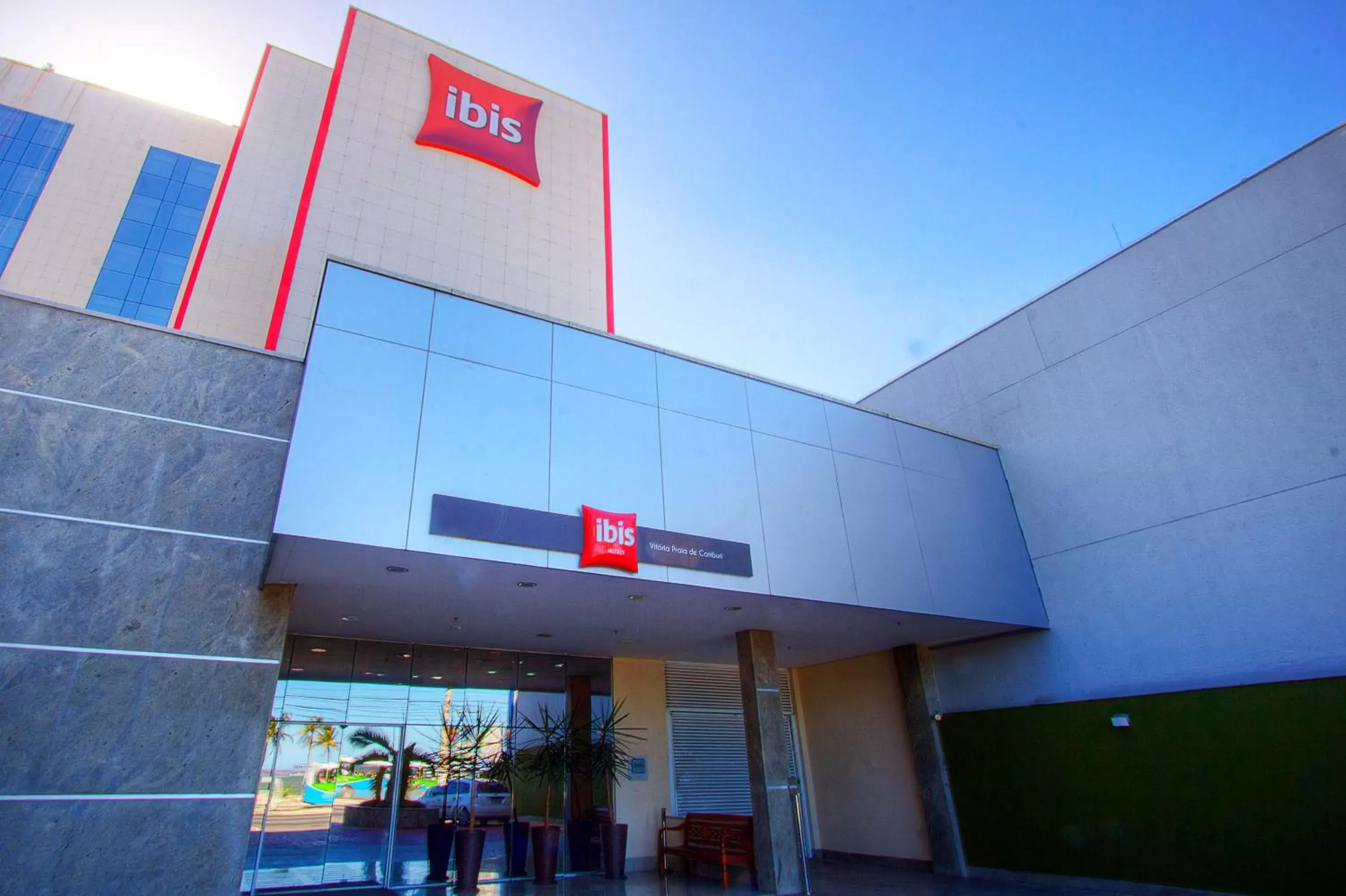 Facade/entrance in ibis Vitoria Praia de Camburi