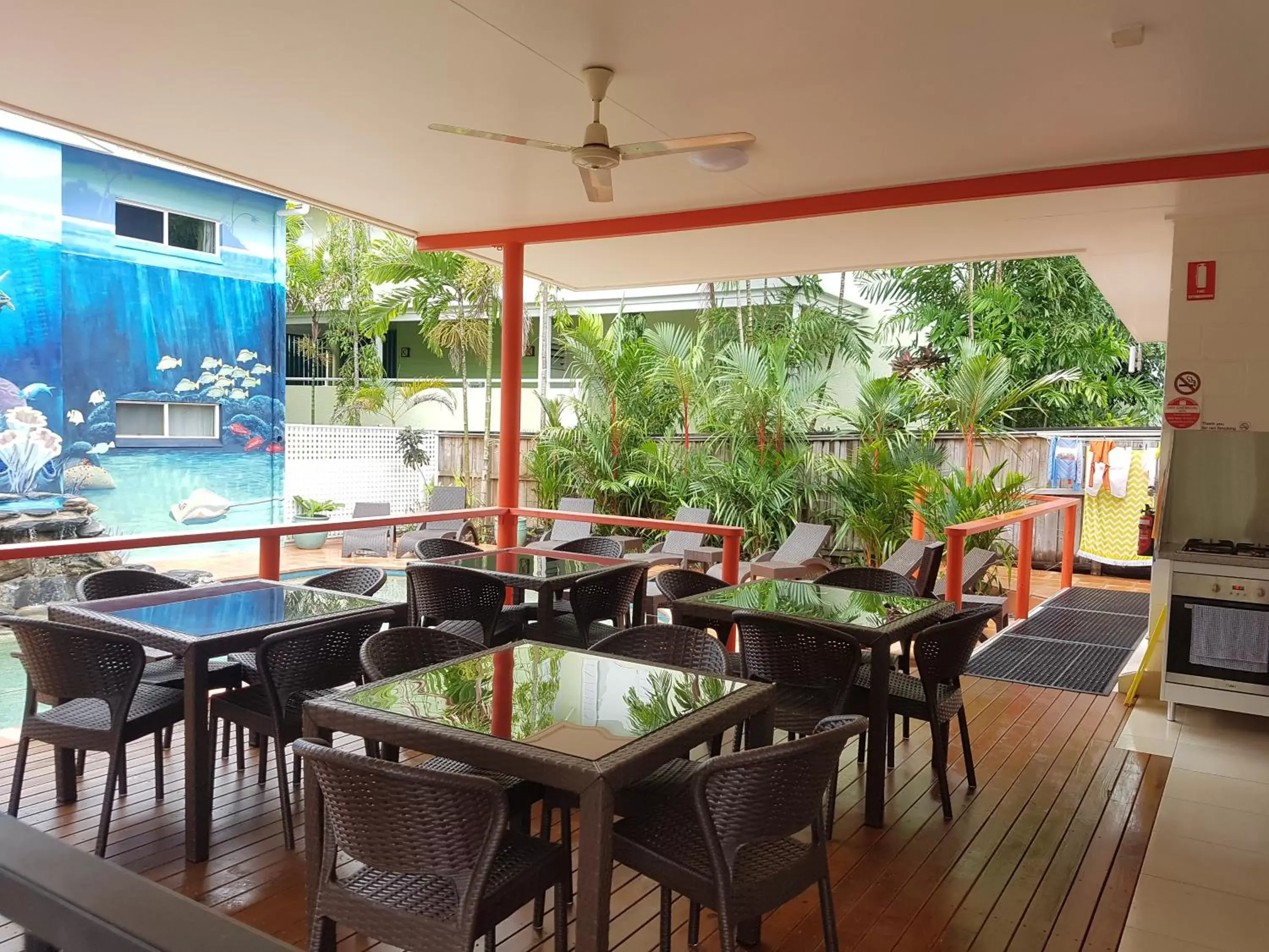 BBQ facilities, Restaurant/Places to Eat in Port Douglas Motel