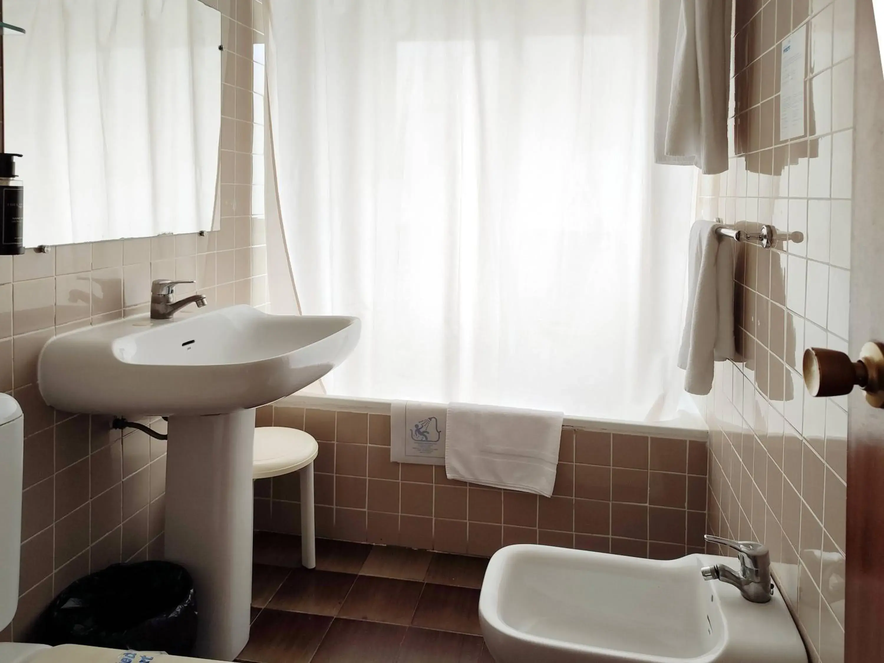 Bathroom in Hotel Porto