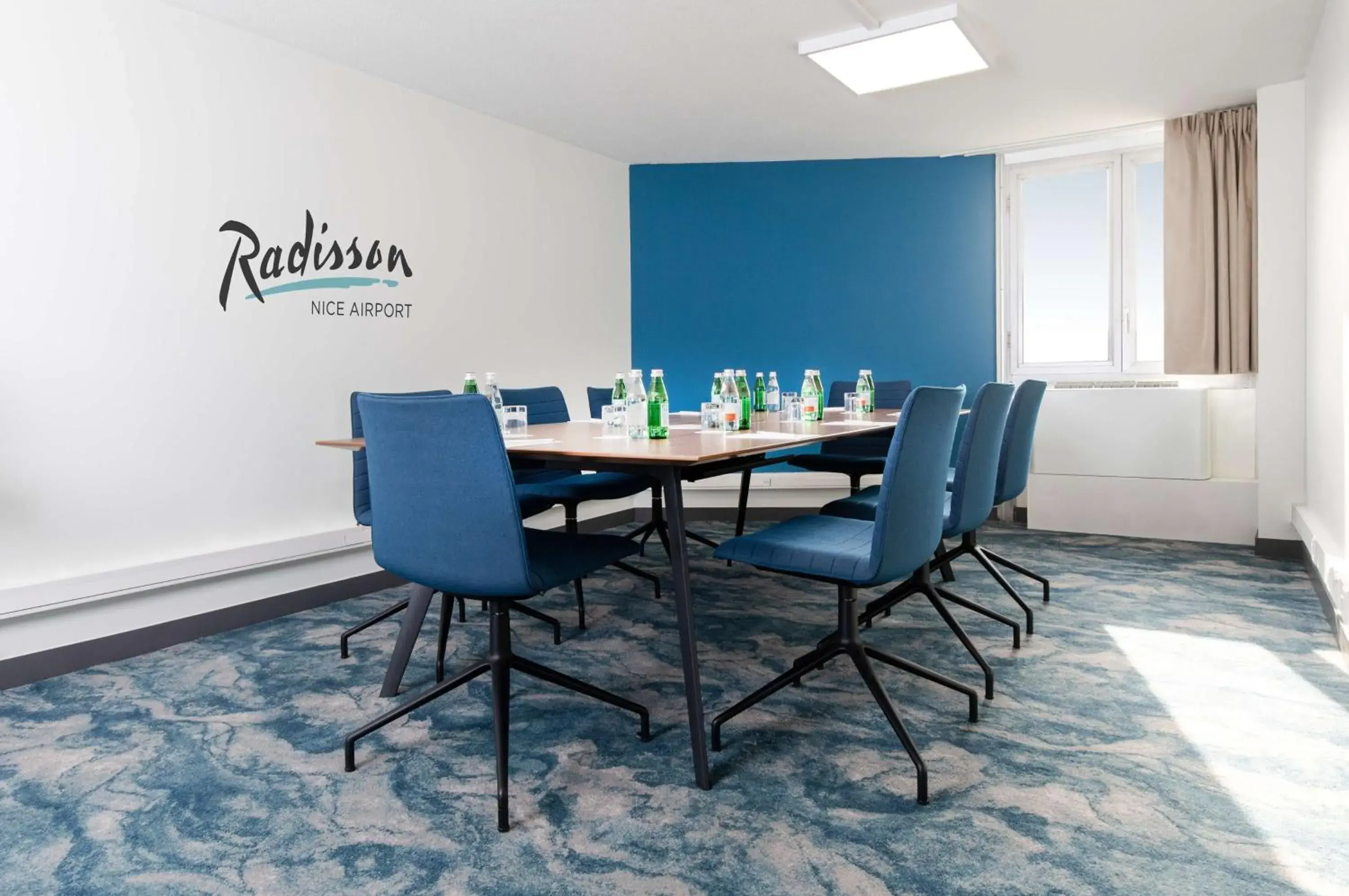Meeting/conference room in Radisson Hotel Nice Airport