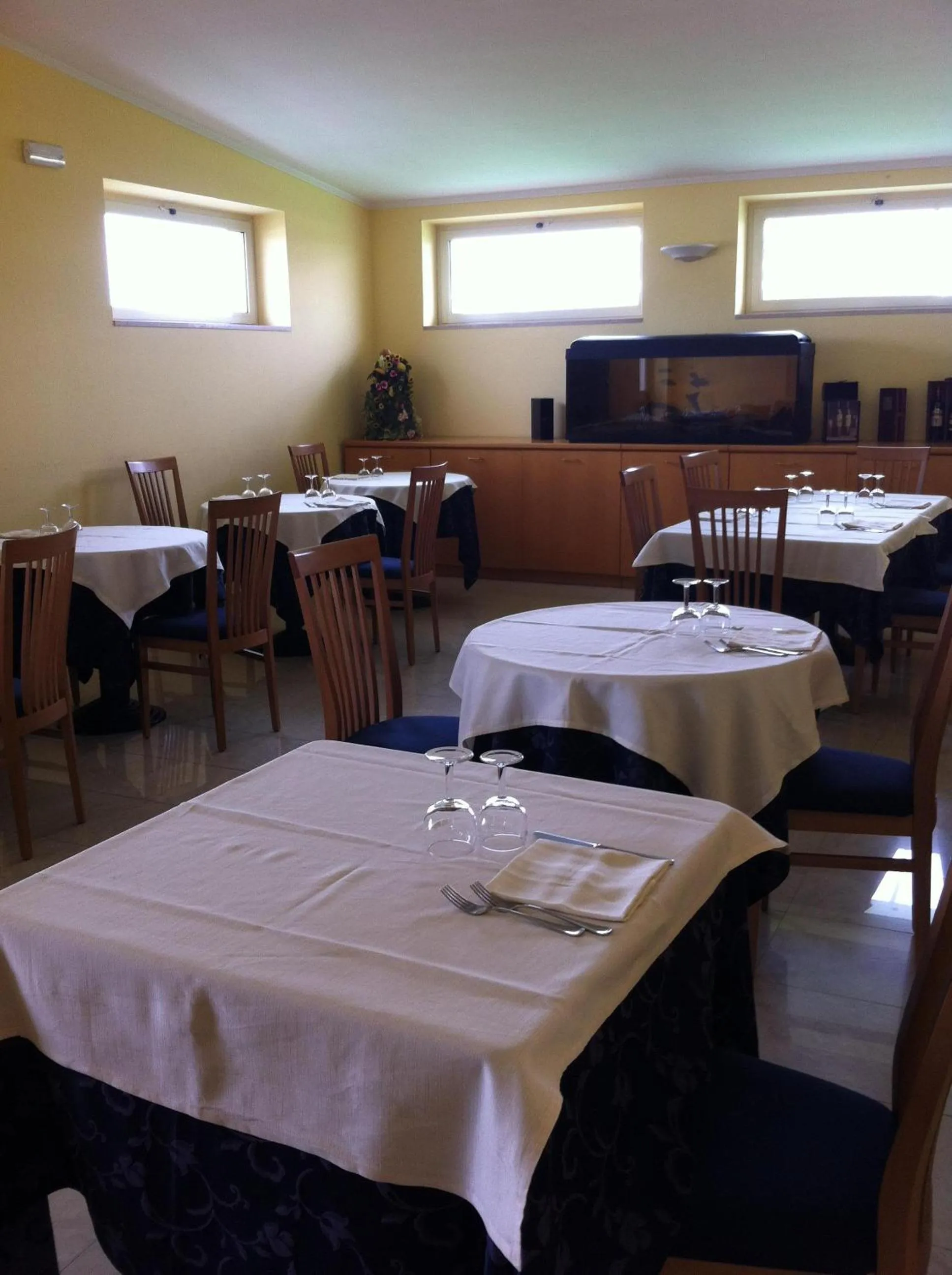 Restaurant/places to eat in Hotel Atleti