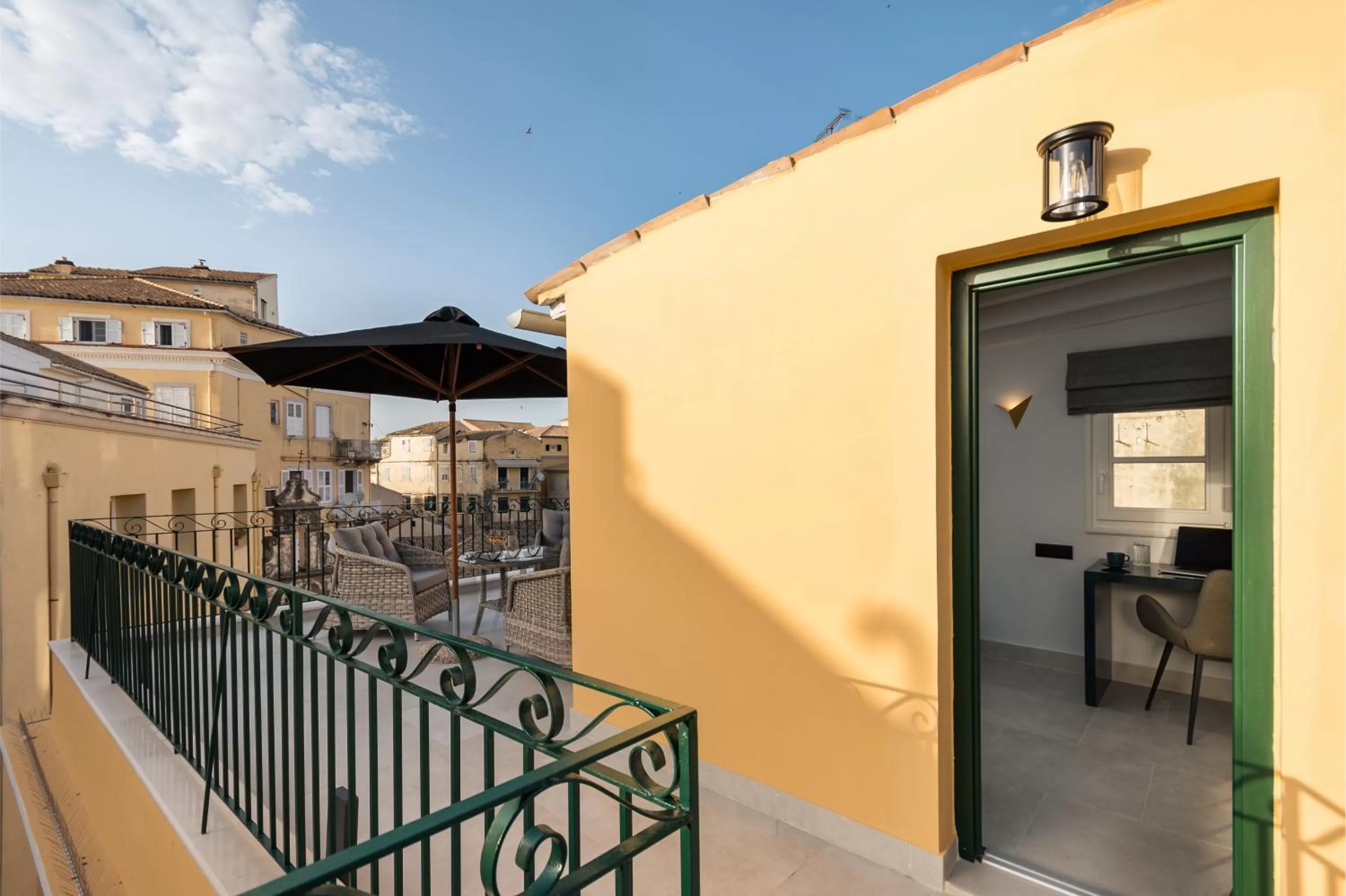 Balcony/Terrace in New York Luxury Suites