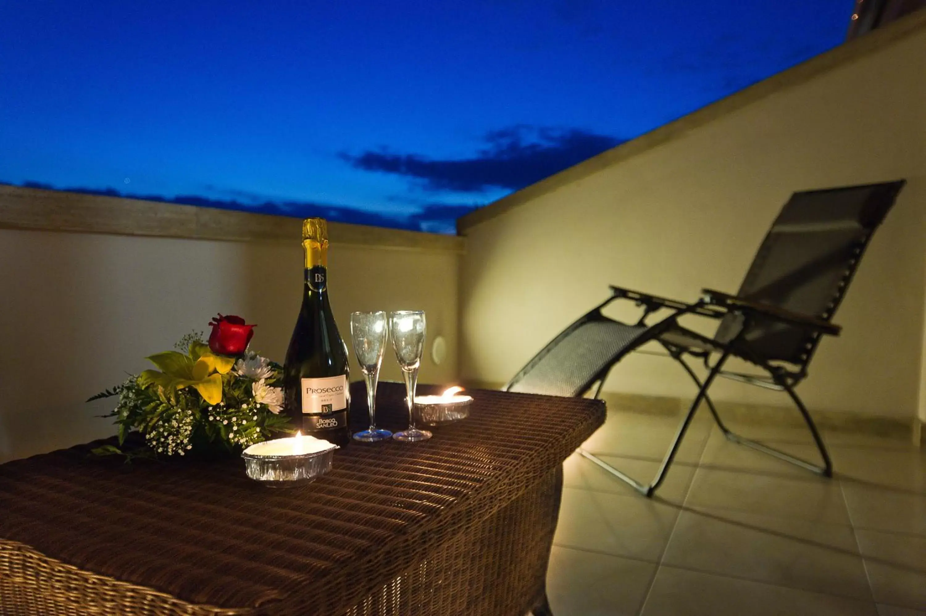 Balcony/Terrace, Drinks in Melqart Hotel