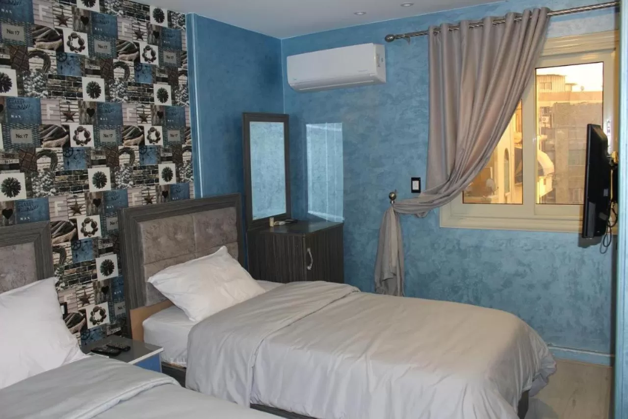 Bed in Hostel Sunset Down town