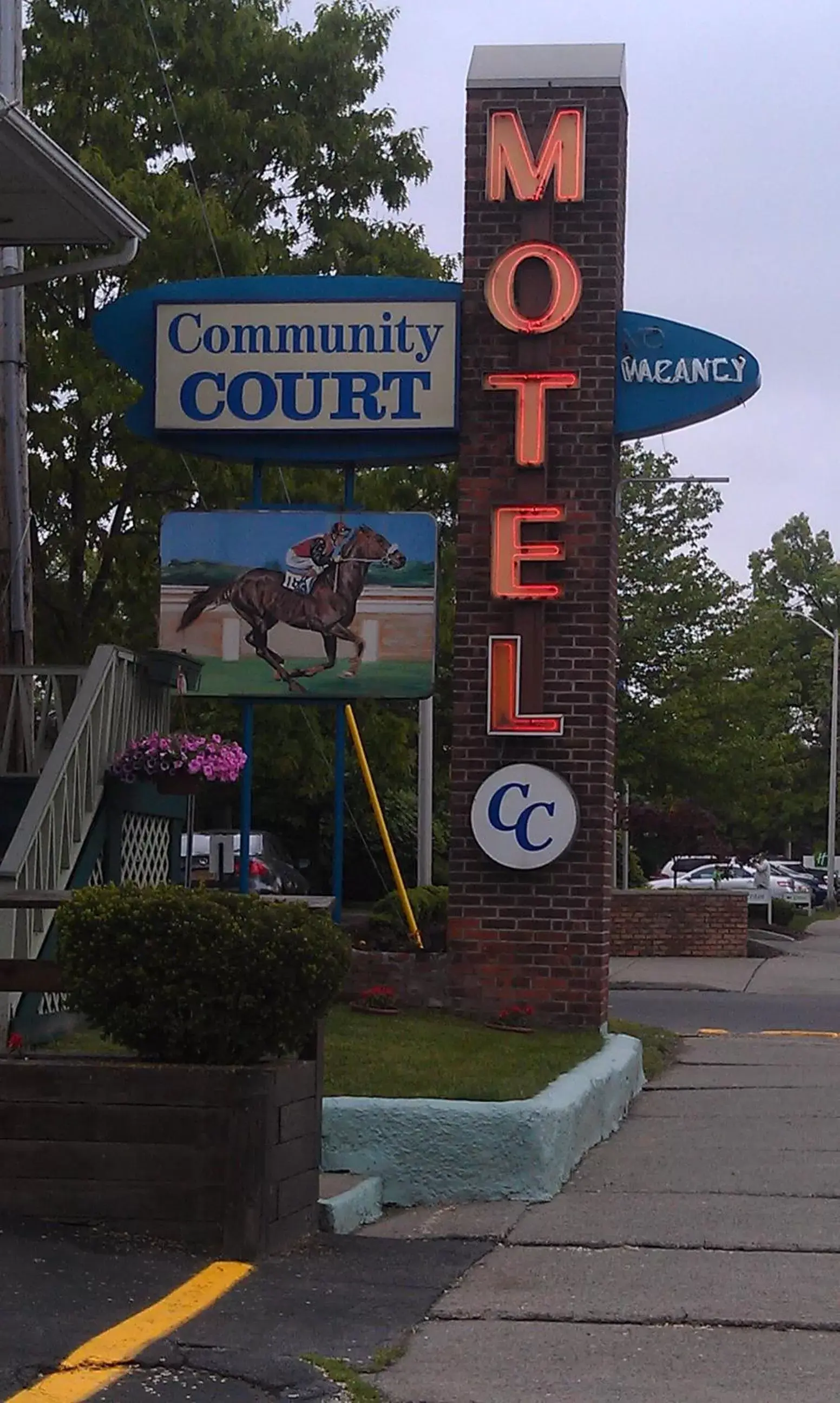 Facade/entrance, Property Logo/Sign in Community Court Motel