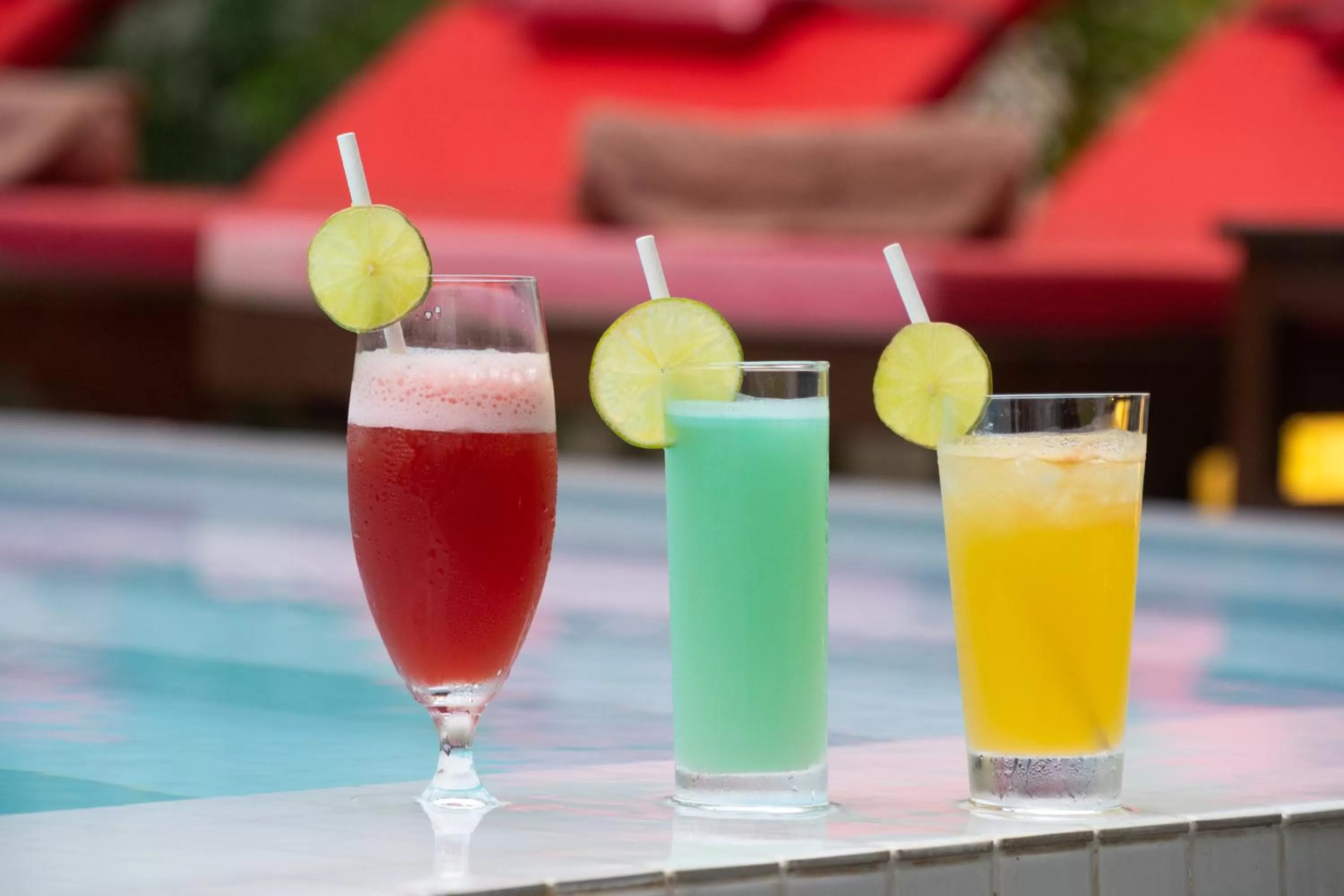 Drinks in Mane Colonial Classic