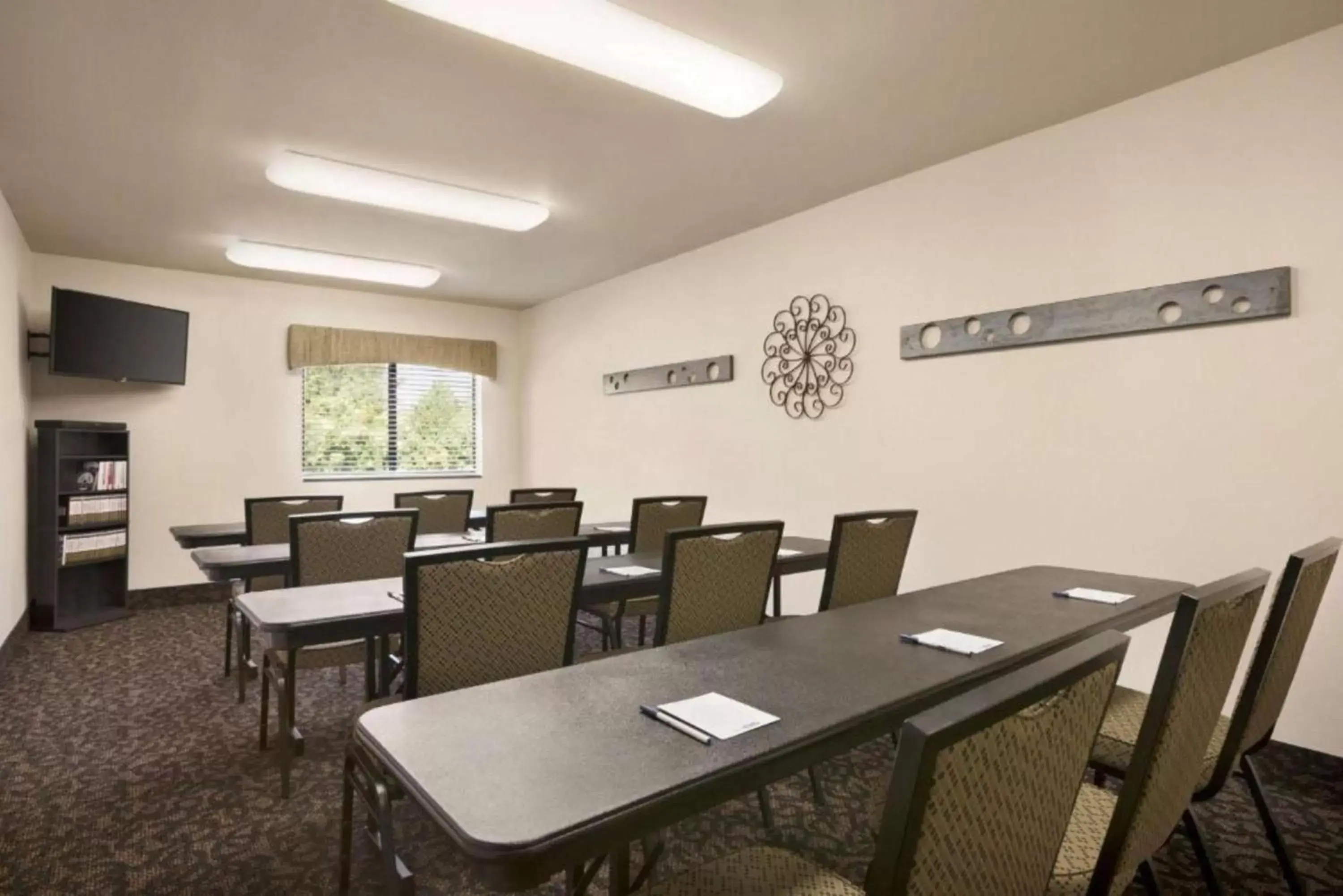 Meeting/conference room in Travelodge by Wyndham Brunswick near Fredrick