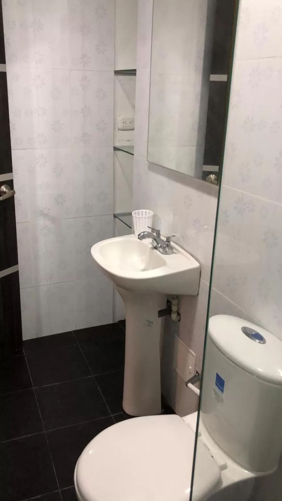 Toilet in Hotel Hernández CTG